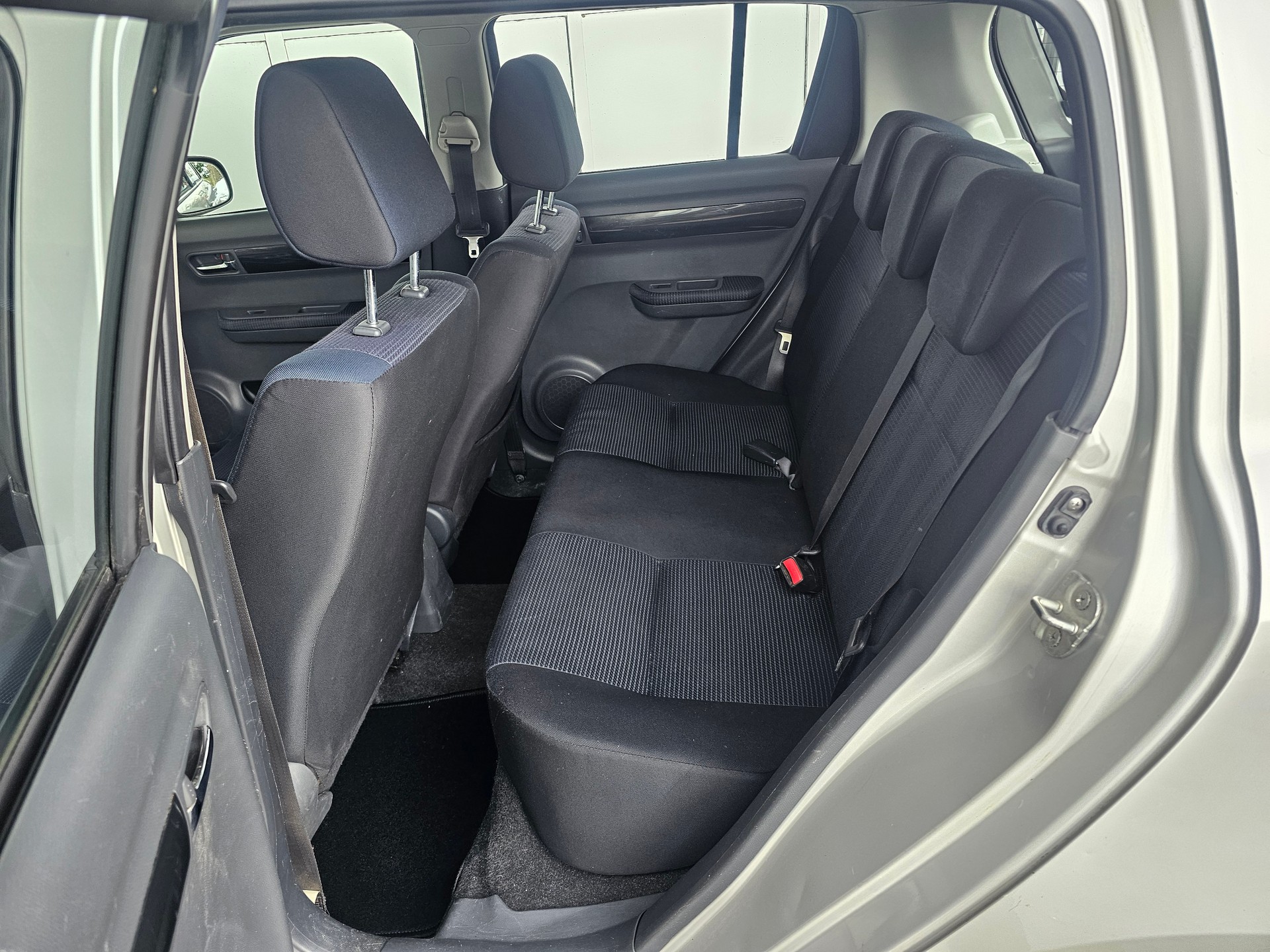 SUZUKI Swift 1.3i frisch ab Mfk-image-10