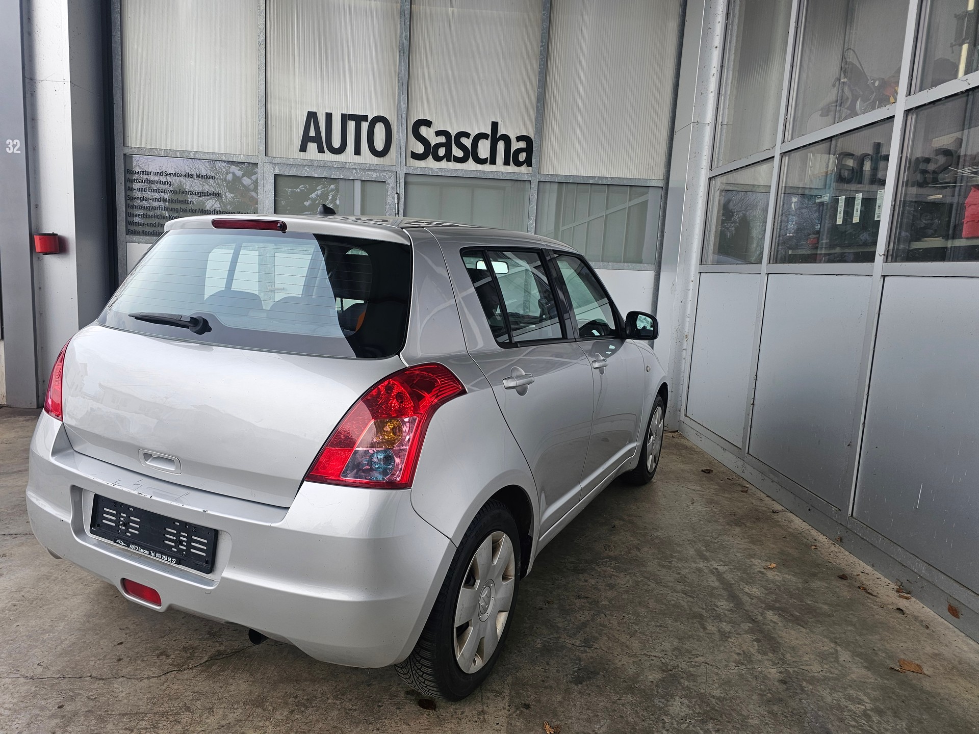 SUZUKI Swift 1.3i frisch ab Mfk-image-4