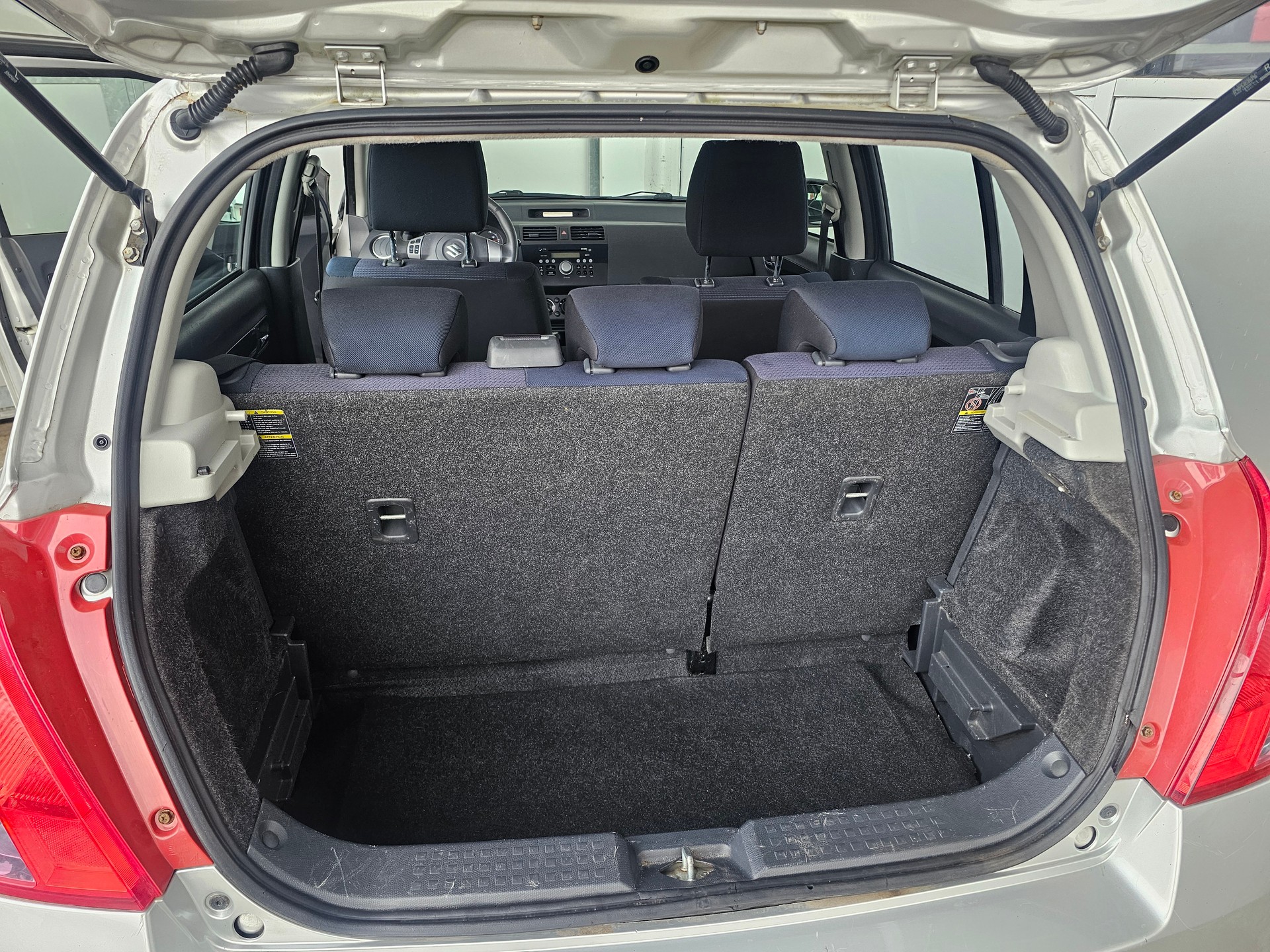 SUZUKI Swift 1.3i frisch ab Mfk-image-8