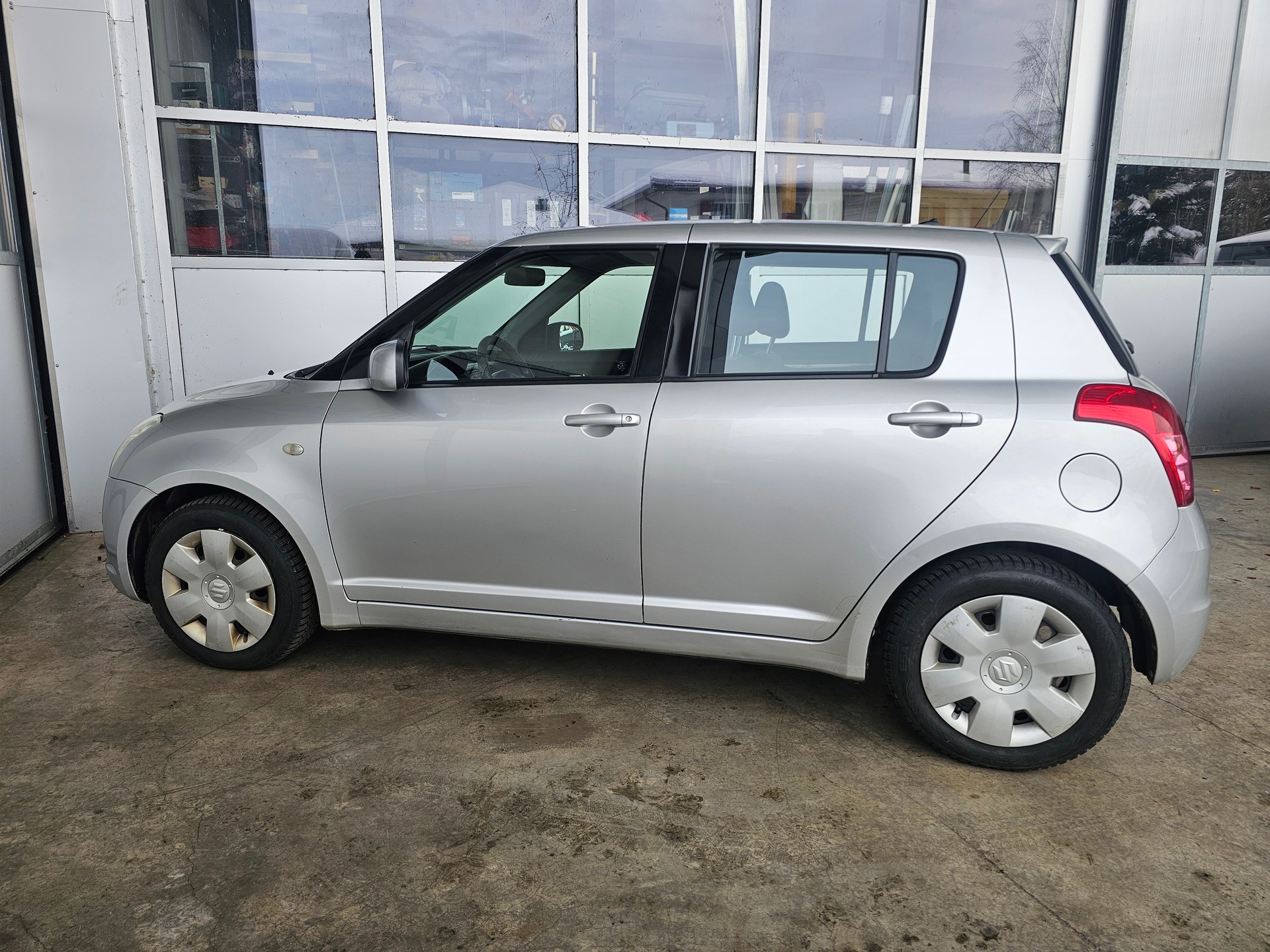 SUZUKI Swift 1.3i frisch ab Mfk-image-5