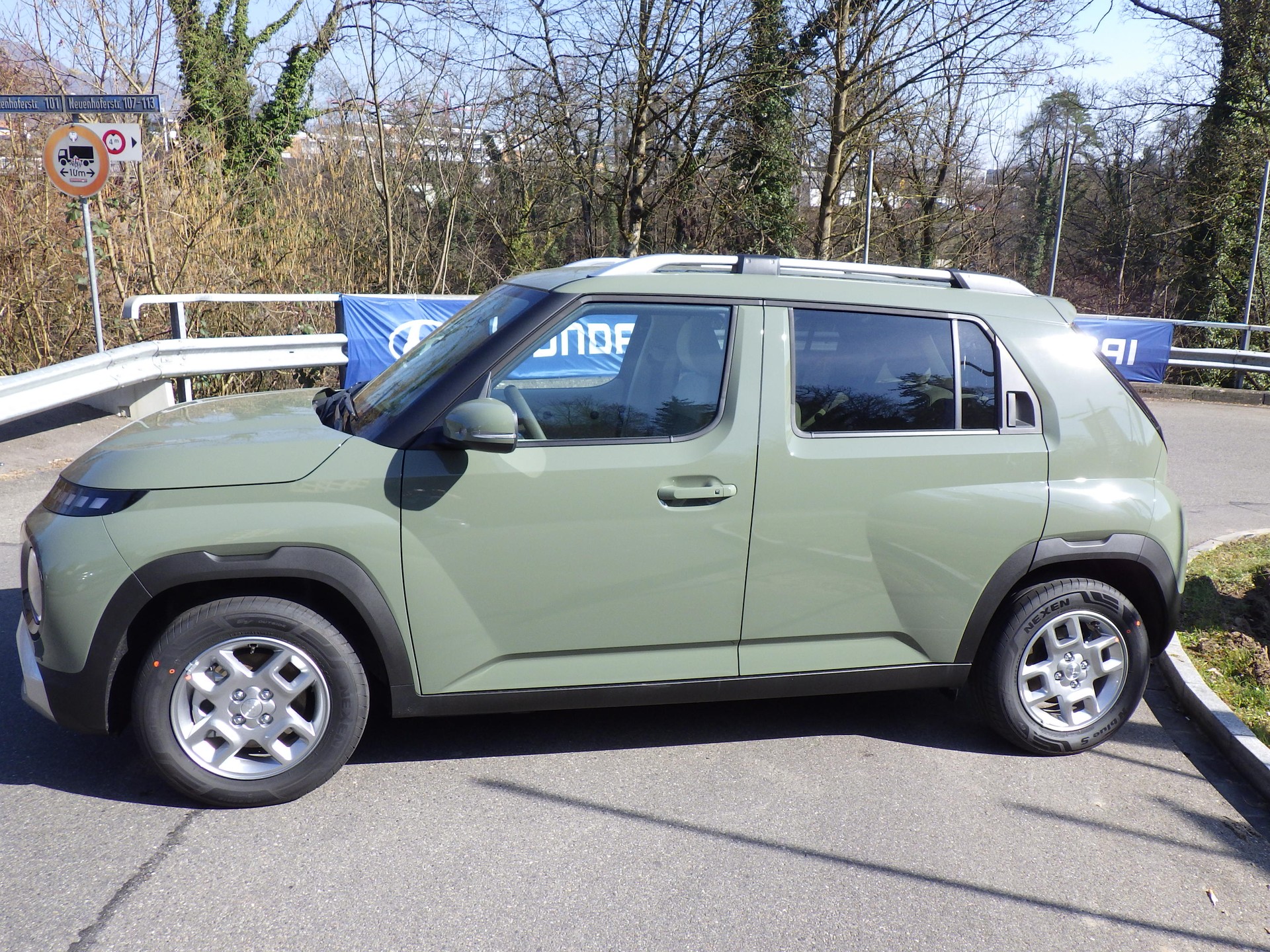 HYUNDAI Inster 49kWh Amplia-image-1