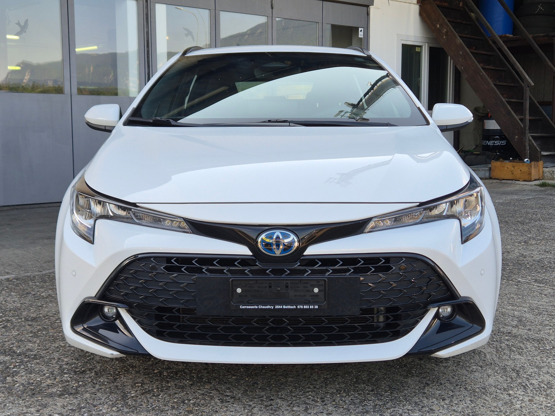 TOYOTA COROLLA TOURING SPORTS 1.8 HSD COMFORT E-CVT-showroom-element-1