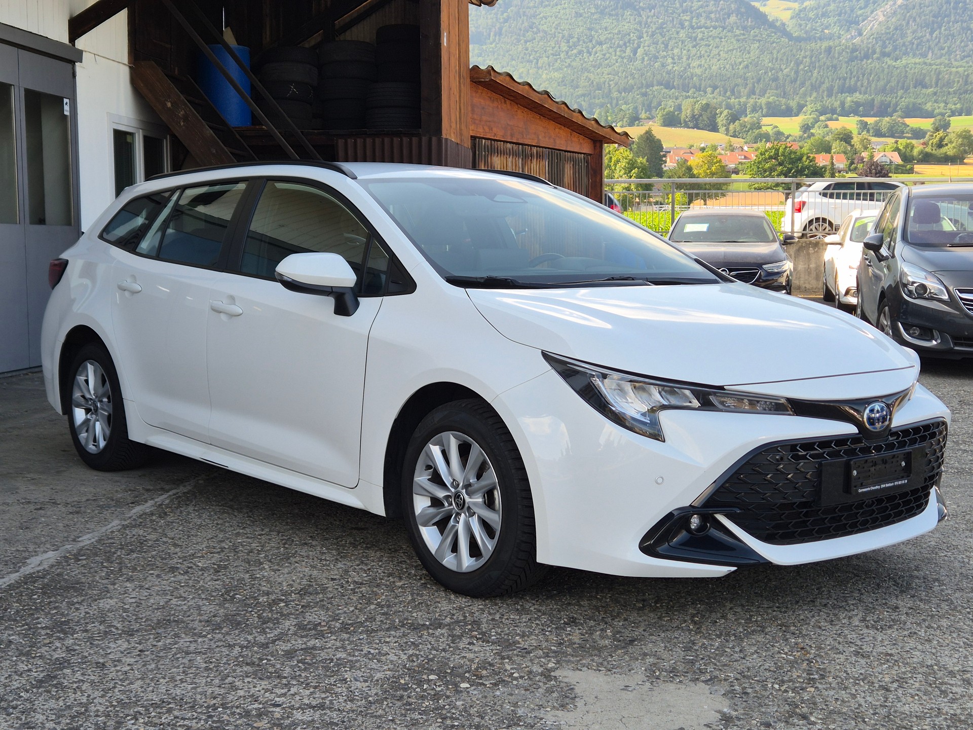 TOYOTA COROLLA TOURING SPORTS 1.8 HSD COMFORT E-CVT-showroom-element-2
