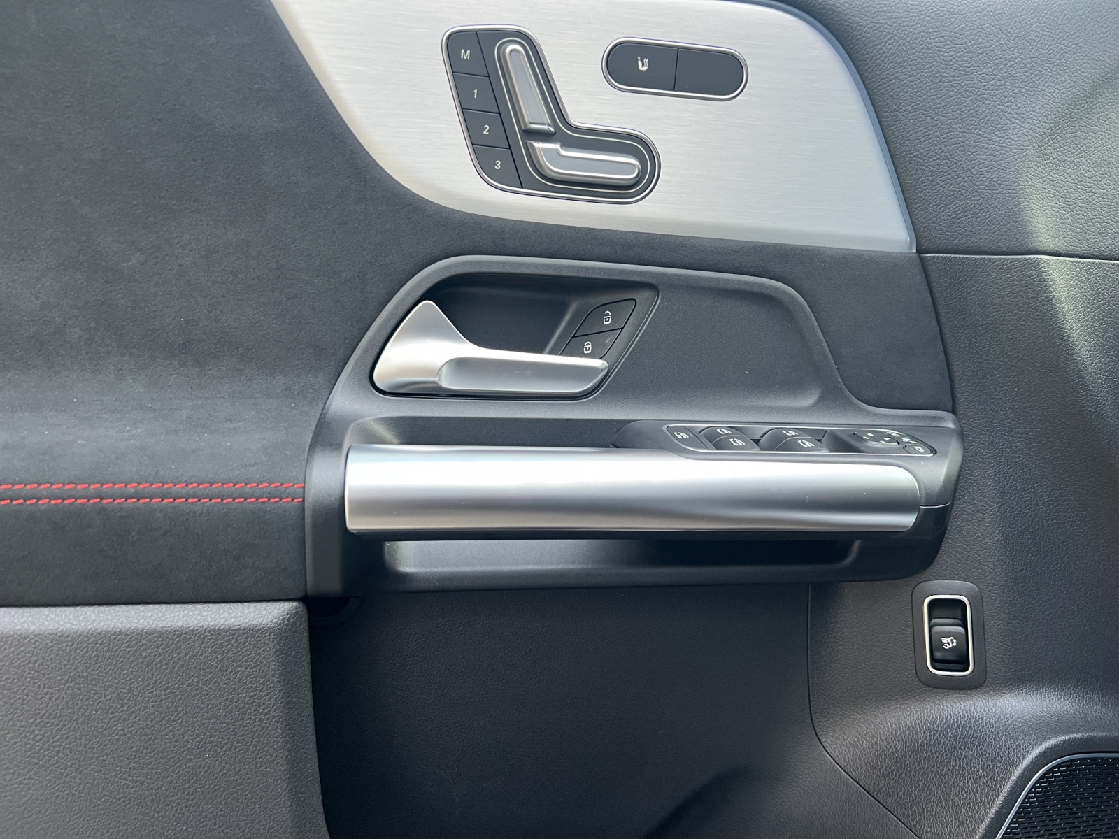 Image MERCEDES-BENZ EQA-350 EQA 350 66,5 kWh 4Matic Excellence