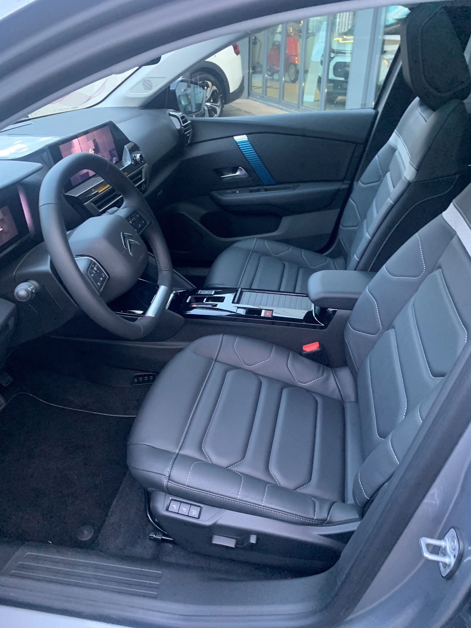 CITROEN C4 X 100 kW Shine Pack-image-6