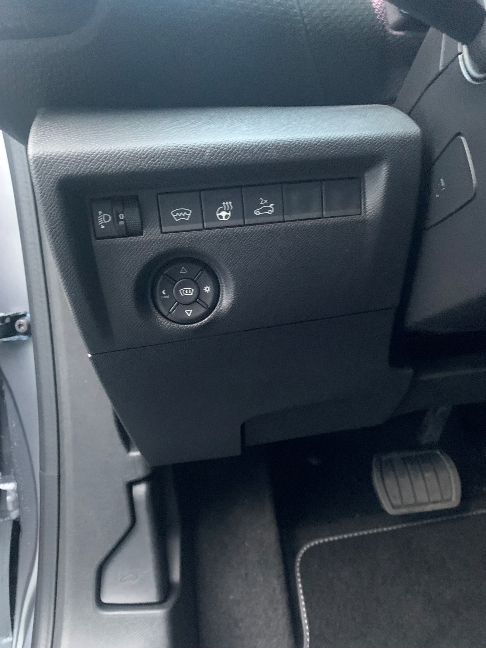 CITROEN C4 X 100 kW Shine Pack-image-13