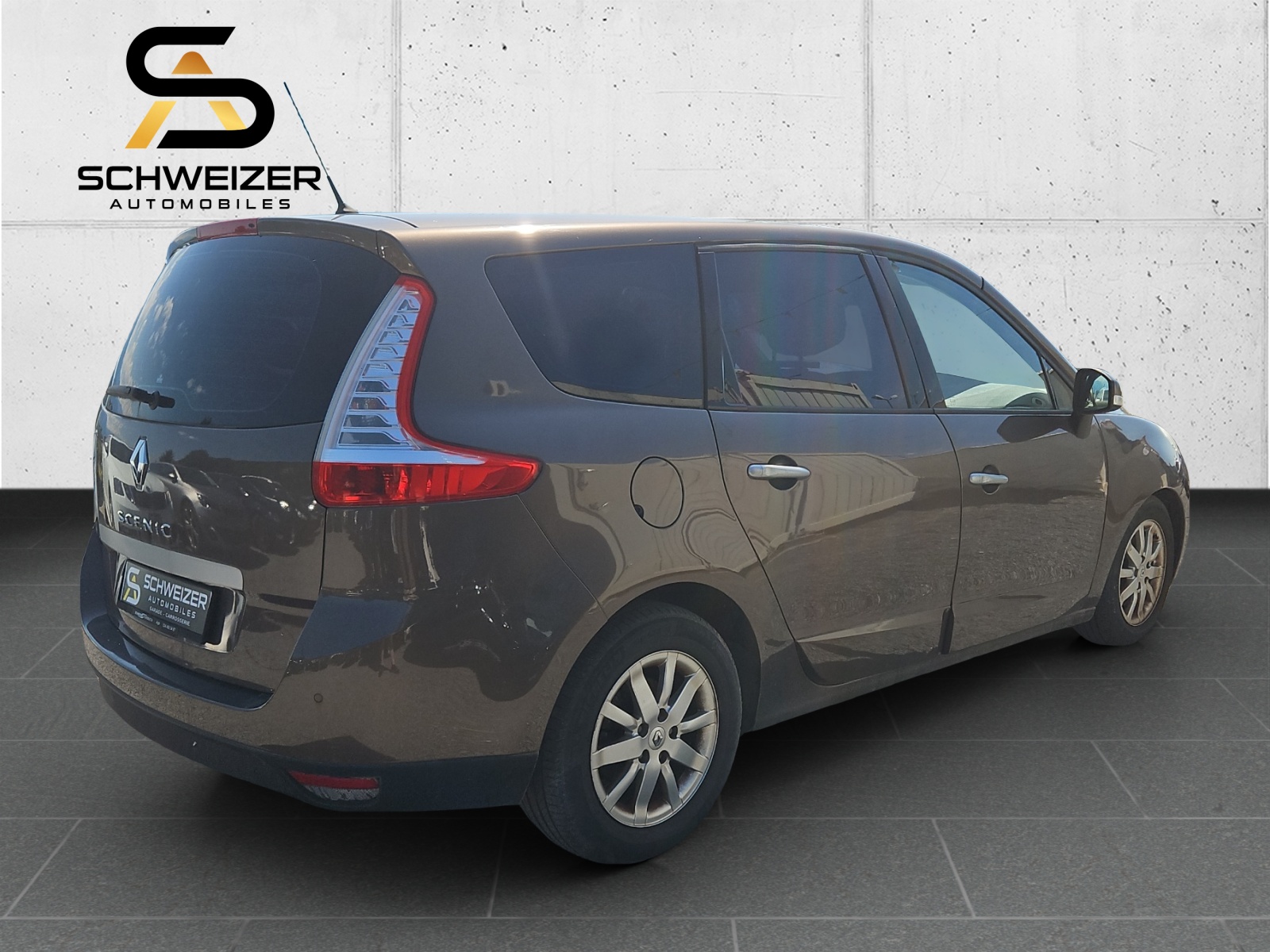 RENAULT Grand Scénic 2.0 16V Dynamique X-Tronic CVT-image-6