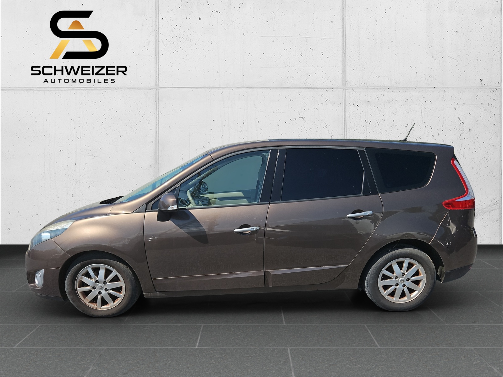 RENAULT Grand Scénic 2.0 16V Dynamique X-Tronic CVT-showroom-element-3