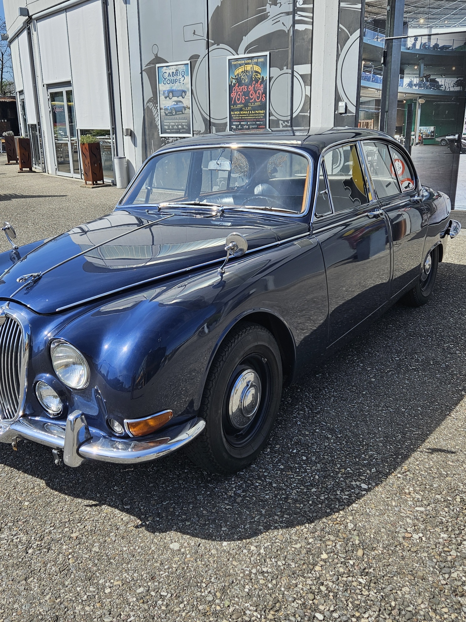 JAGUAR S-TYPE-showroom-element-3