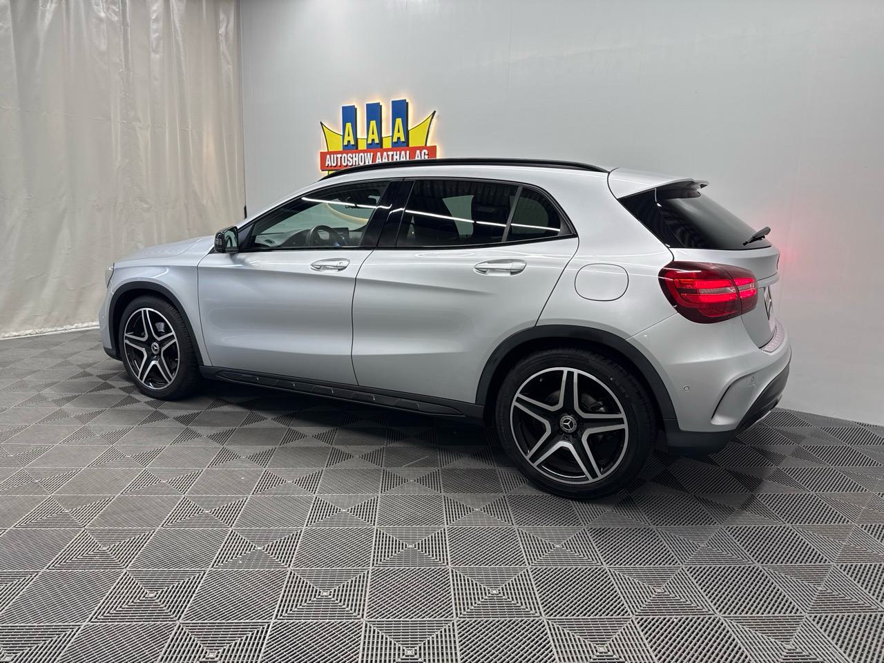 MERCEDES-BENZ GLA 250 AMG Line Swiss Star 4Matic 7G-DCT-showroom-element-1