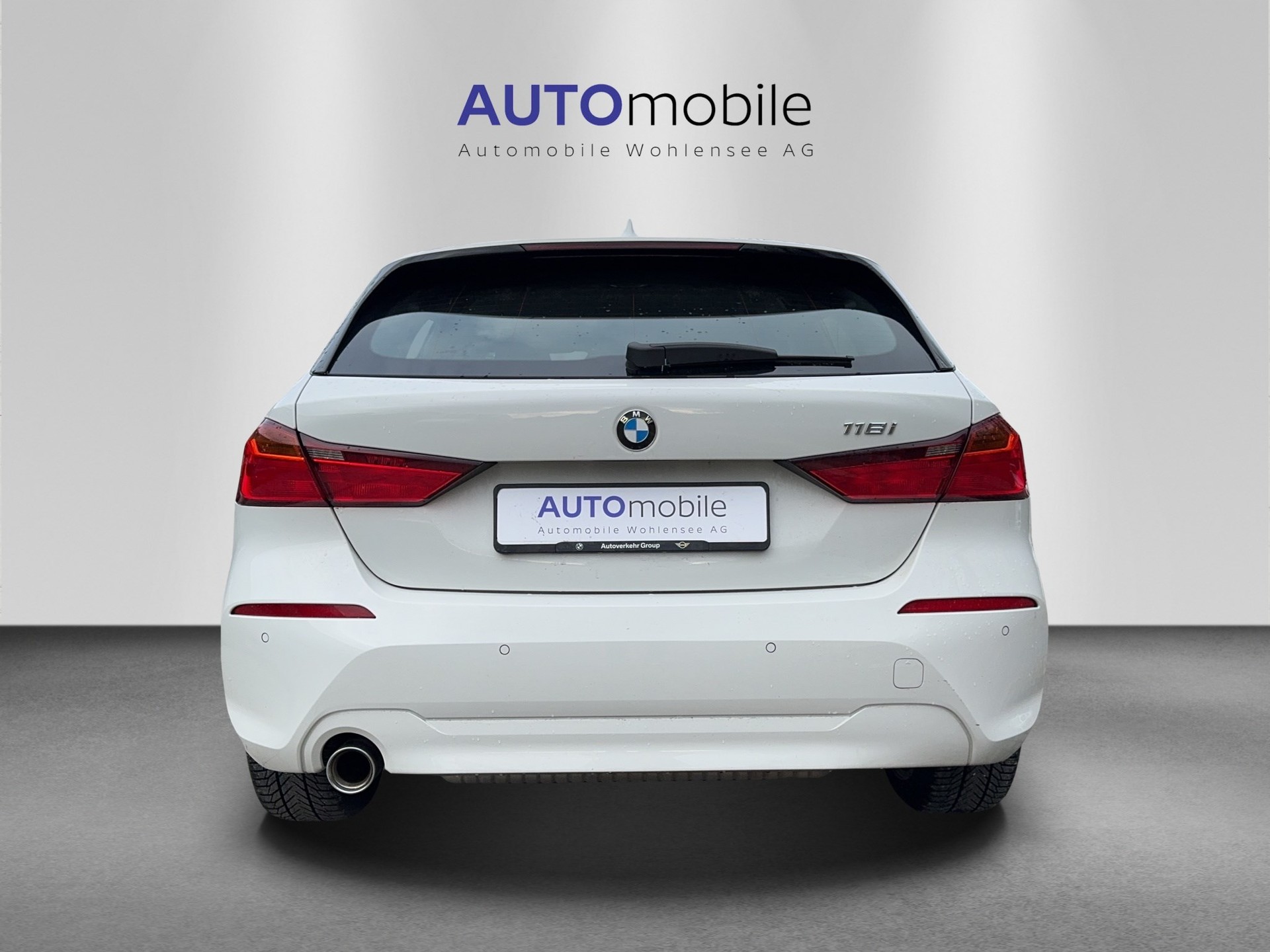 BMW 118i Essential Edition Steptronic-image-5