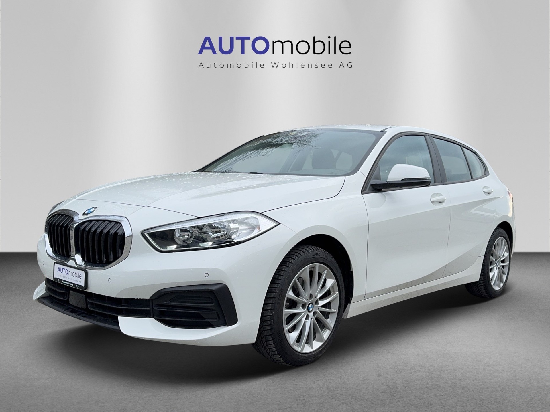 BMW 118i Essential Edition Steptronic-image-1