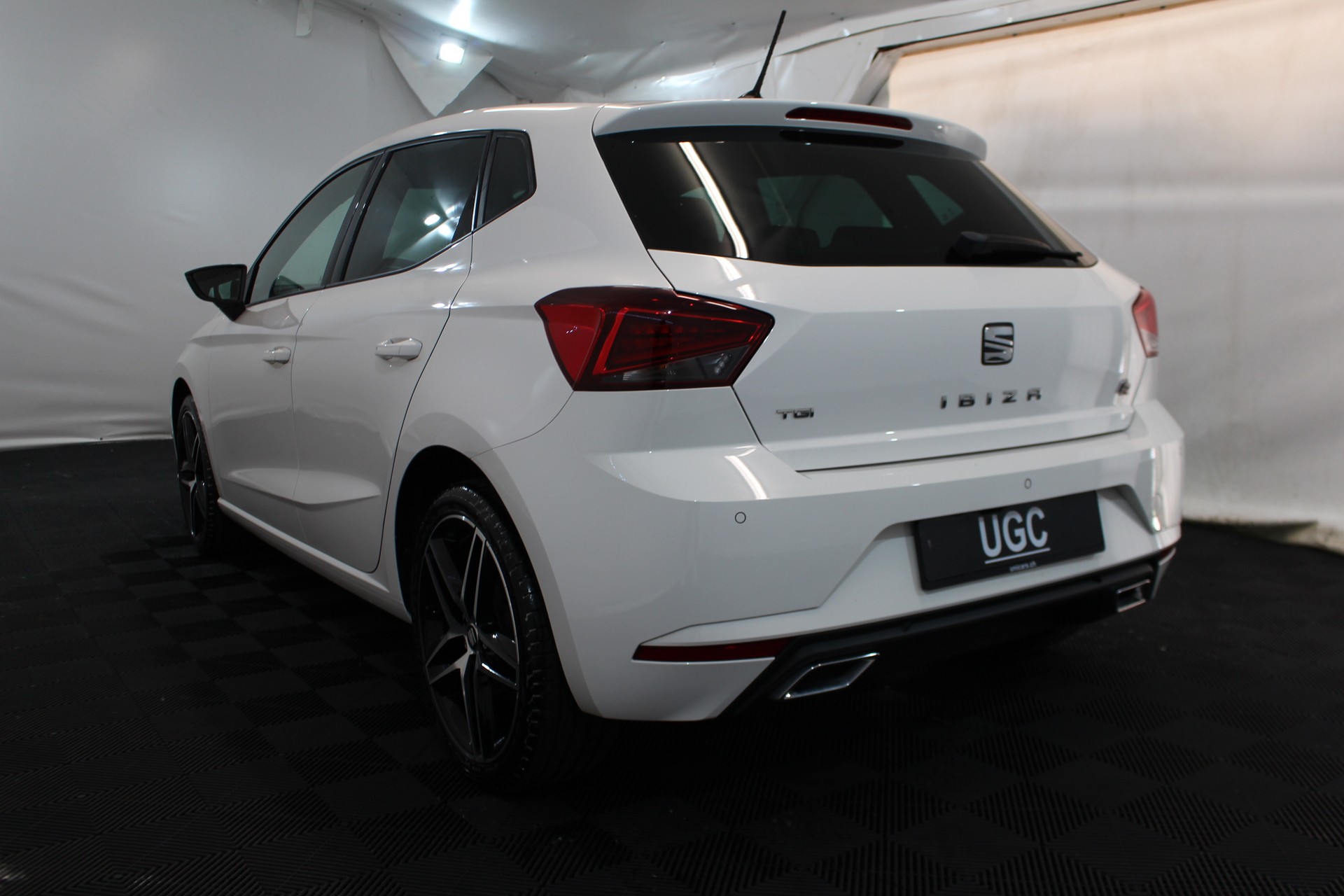 SEAT Ibiza 1.0 TGI CNG Swiss FR-showroom-element-3