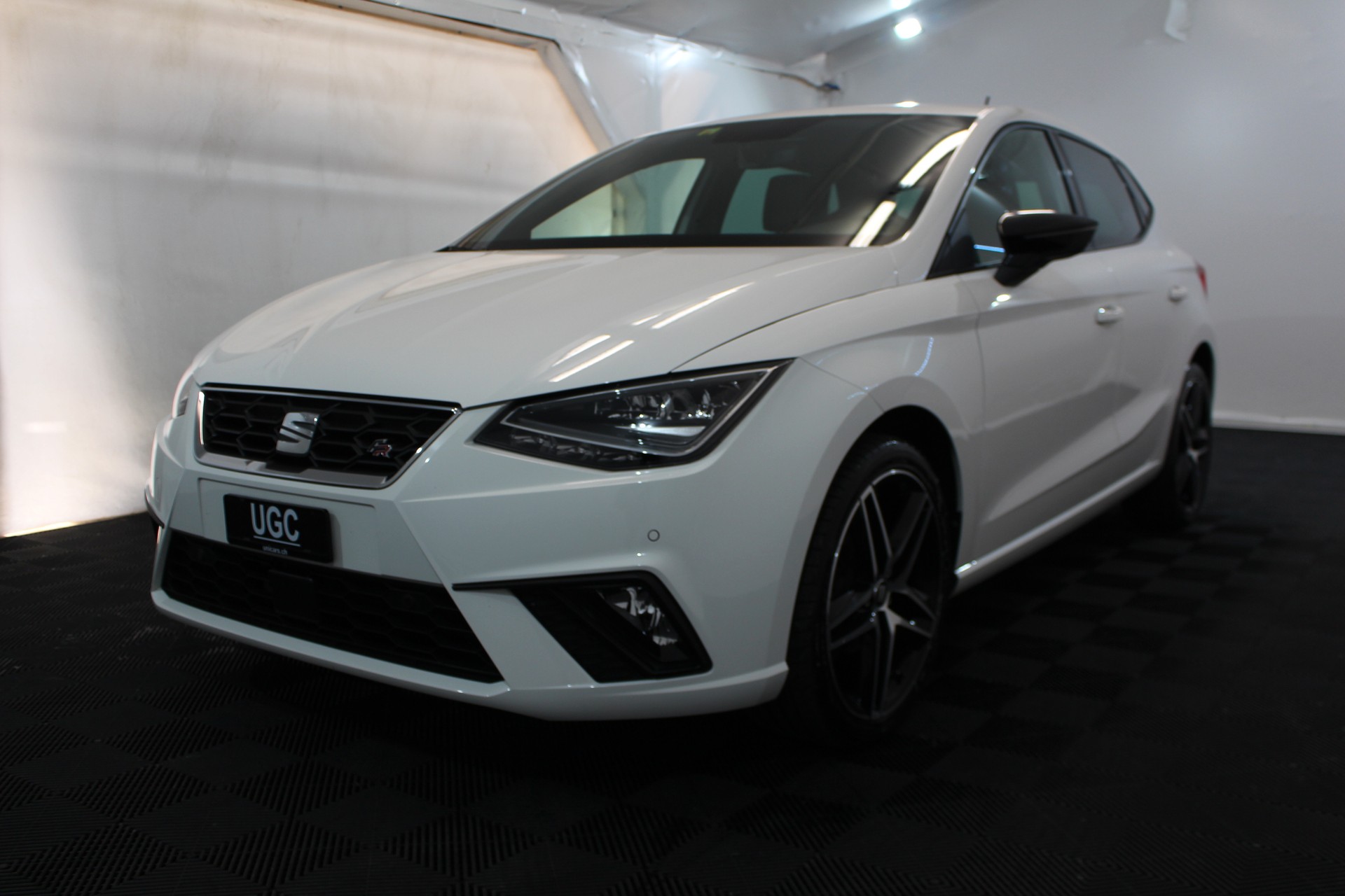 SEAT Ibiza 1.0 TGI CNG Swiss FR-showroom-element-2