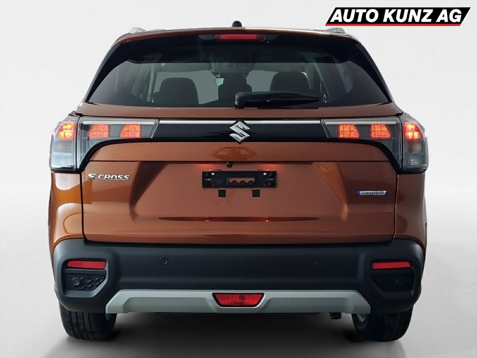 SUZUKI S-CROSS 1.4 MHEV 6AT GL Elegance-showroom-element-3
