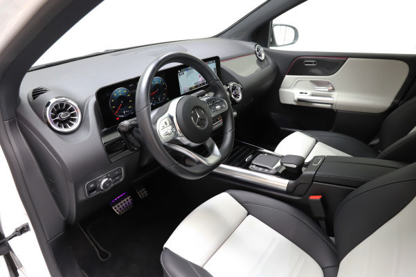 Image MERCEDES-BENZ B-200 B 200 4M AMG Line