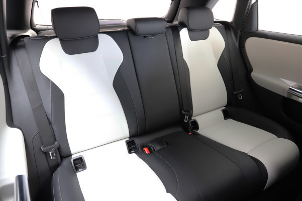 Image MERCEDES-BENZ B-200 B 200 4M AMG Line