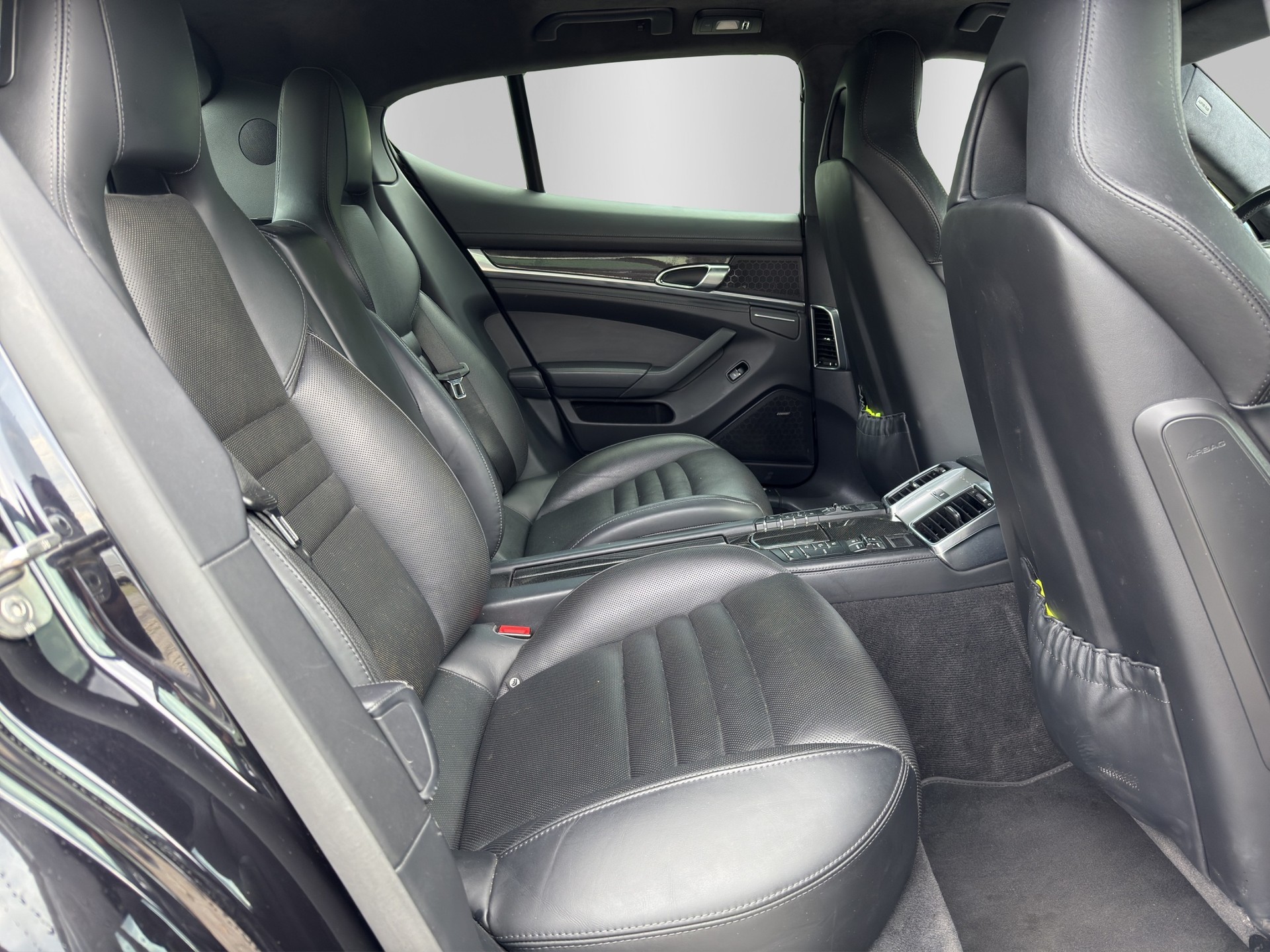 PORSCHE Panamera Turbo 4.8 PDK-image-17