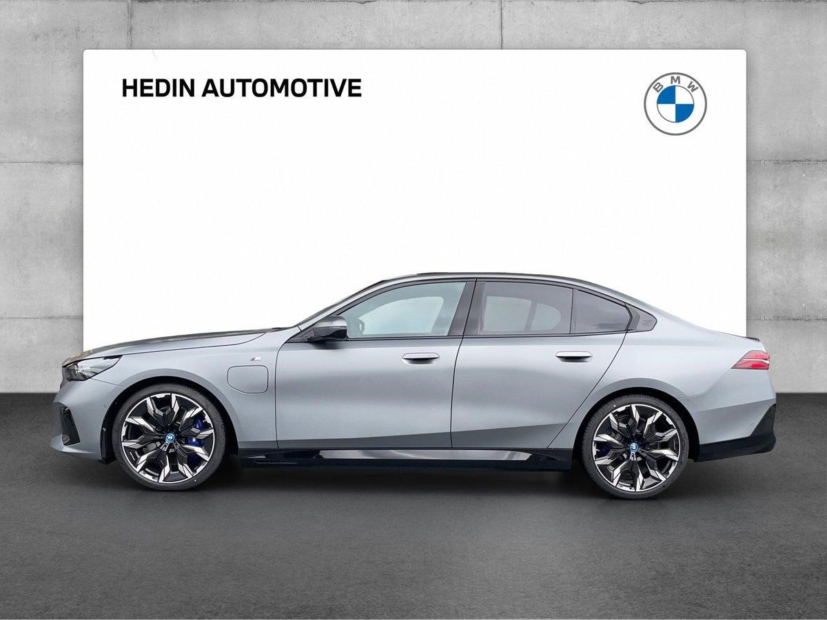 BMW 550e xDrive-showroom-element-1