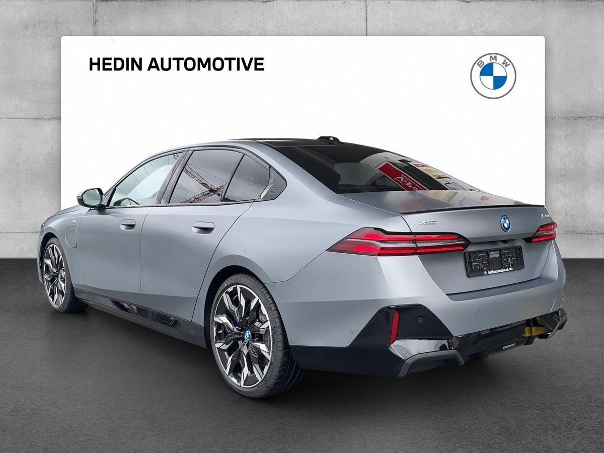 BMW 550e xDrive-showroom-element-3