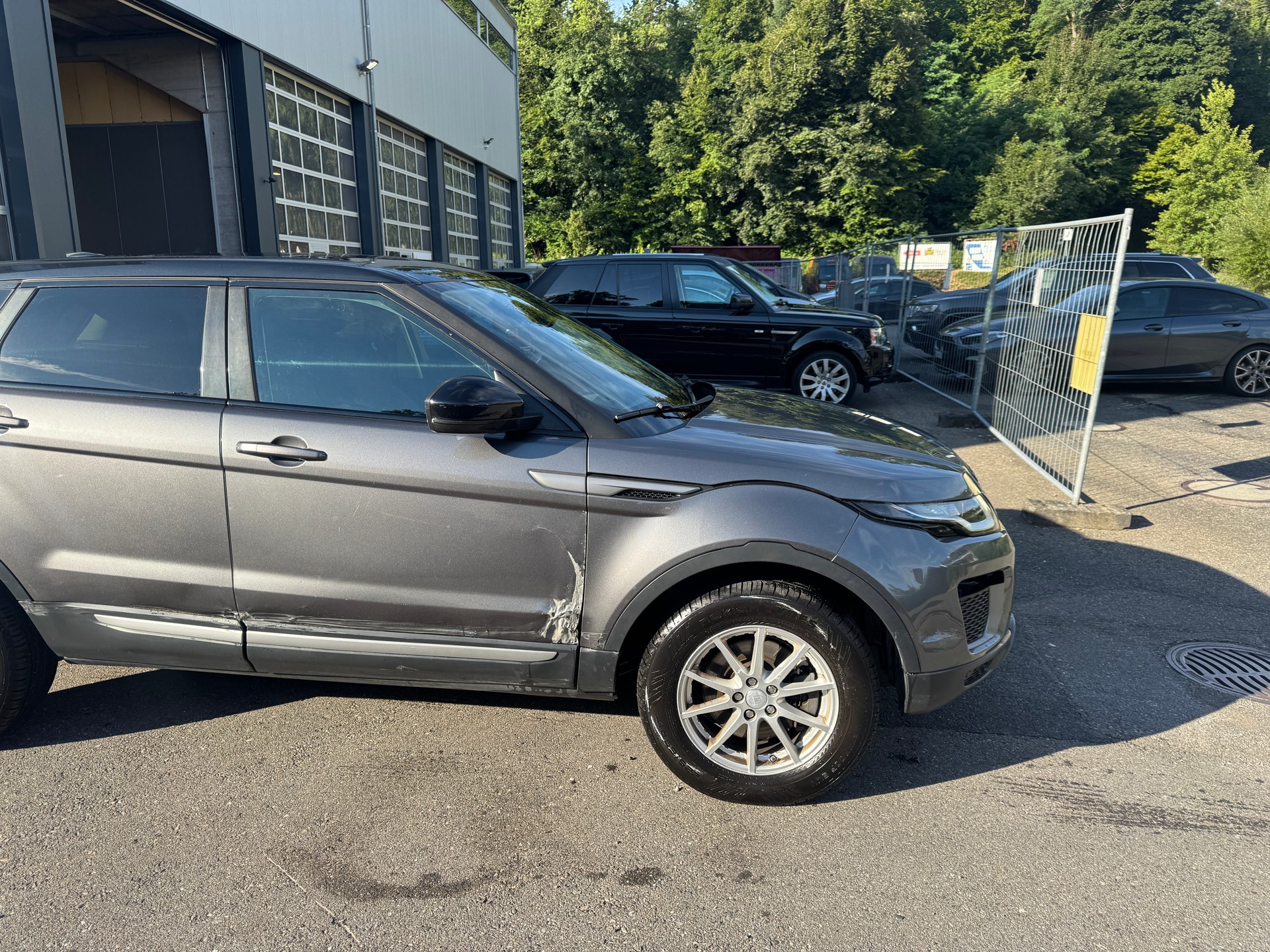 LAND ROVER Range Rover Evoque 2.0 TD4 HSE AT9-showroom-element-2