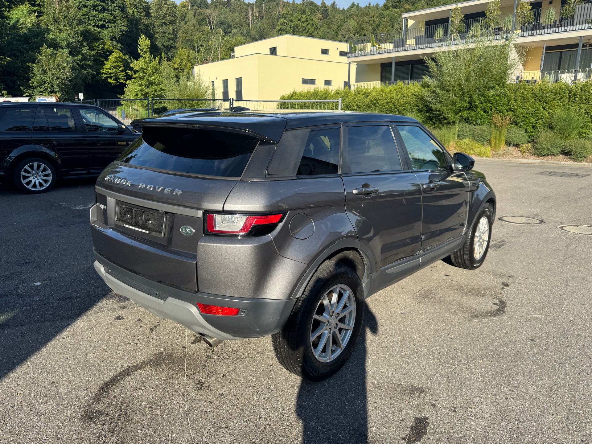 LAND ROVER Range Rover Evoque 2.0 TD4 HSE AT9-showroom-element-3