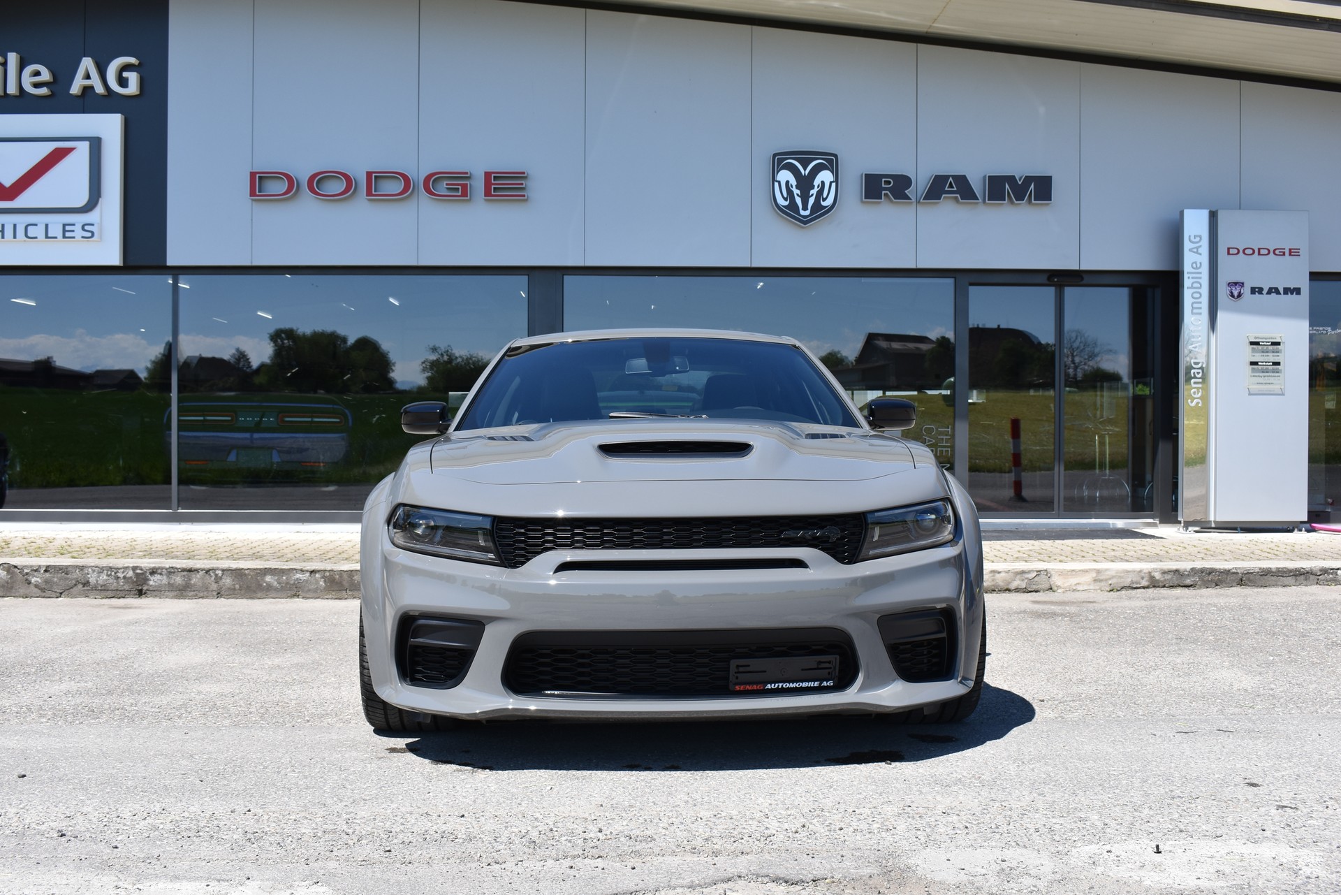 DODGE Charger SRT Hellcat Jailbreak