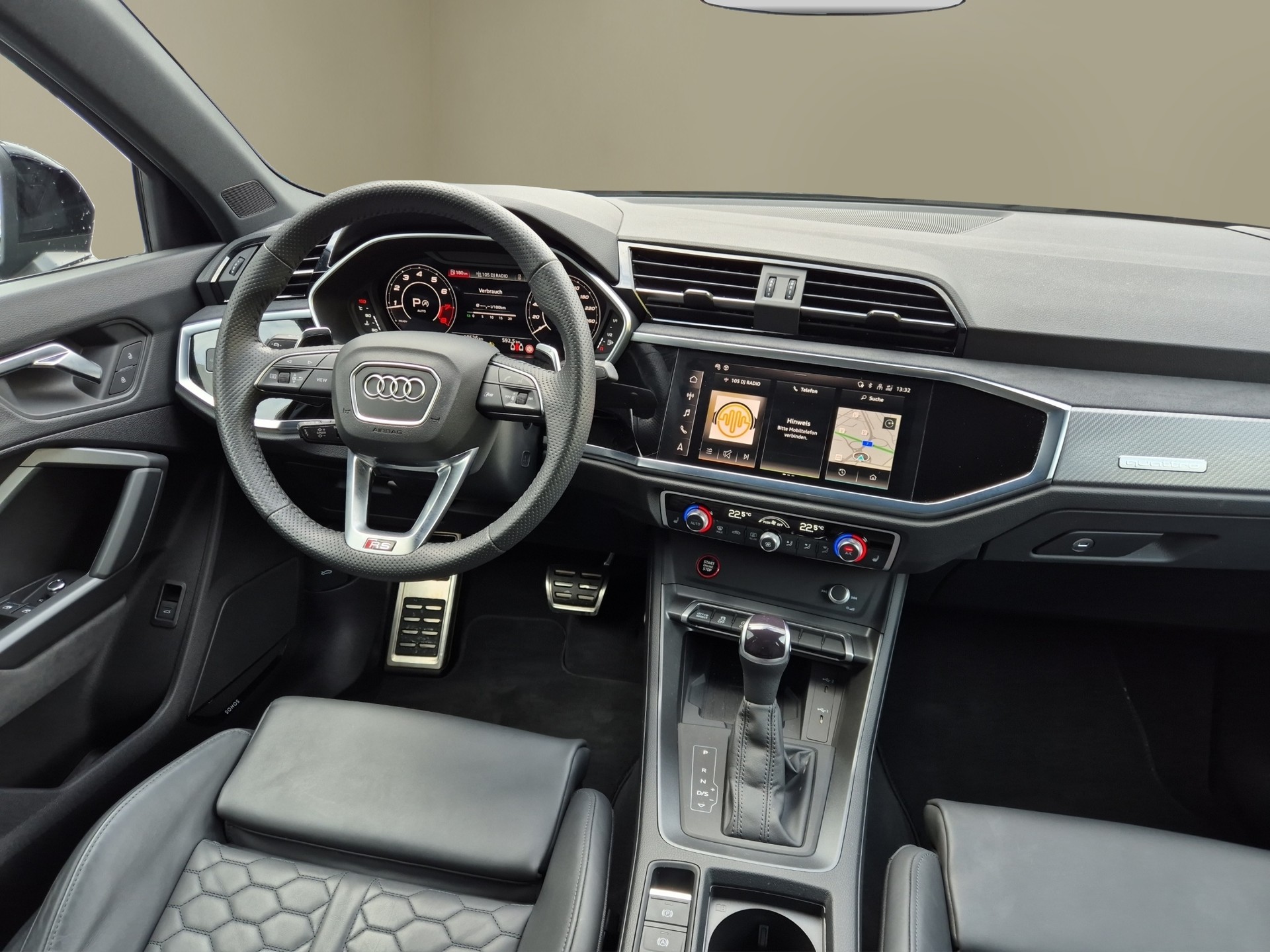 AUDI RS Q3 2.5 TFSI quattro S tronic-image-21