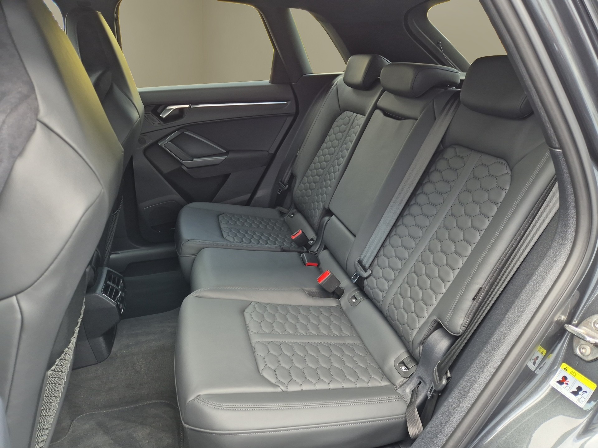 AUDI RS Q3 2.5 TFSI quattro S tronic-image-13