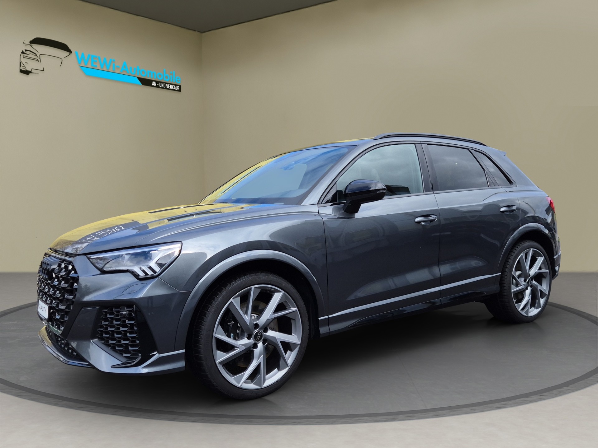 AUDI RS Q3 2.5 TFSI quattro S tronic-image-5