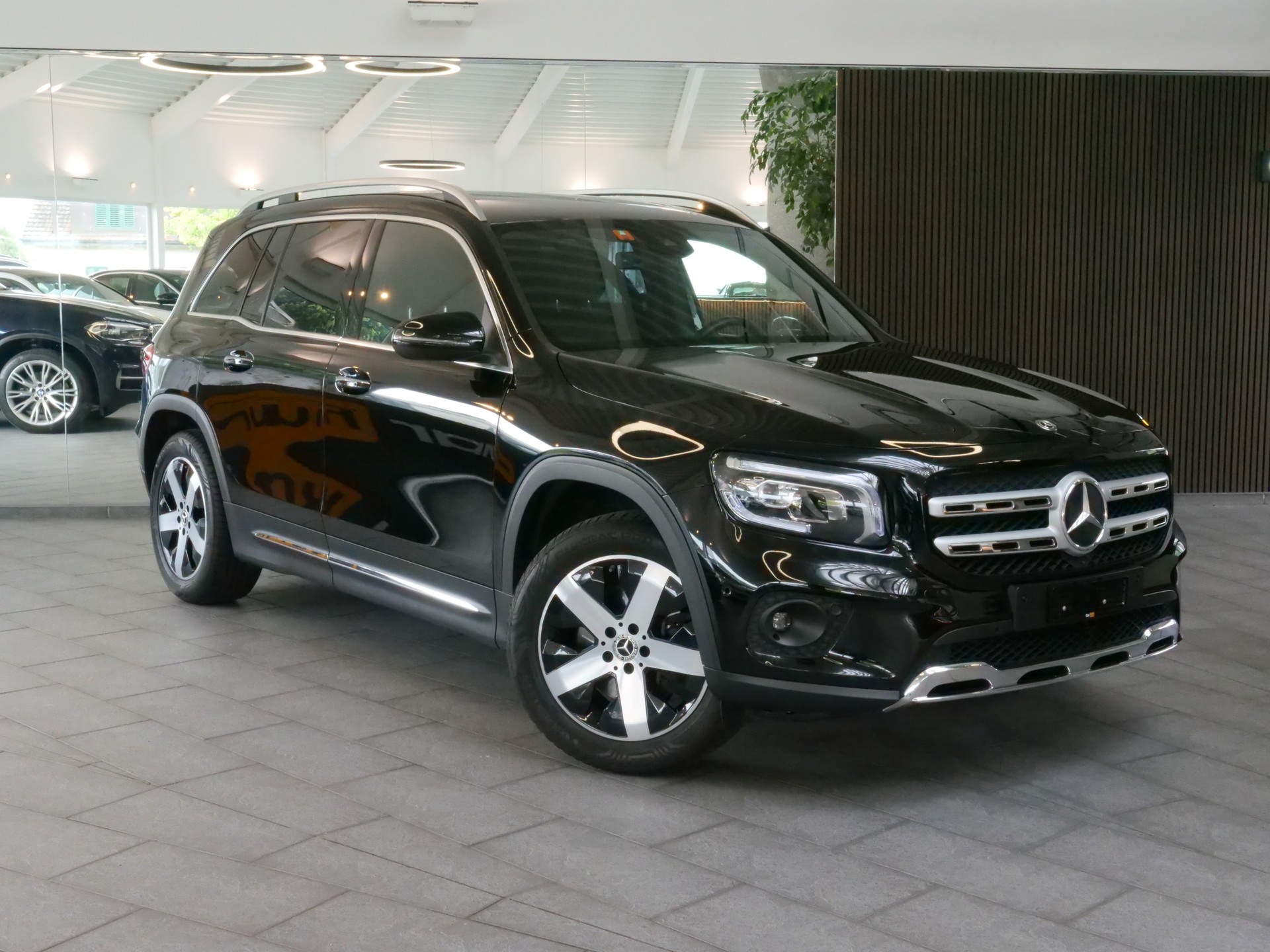 MERCEDES-BENZ GLB 220 d 4Matic Progressive 8G-Tronic-showroom-element-2