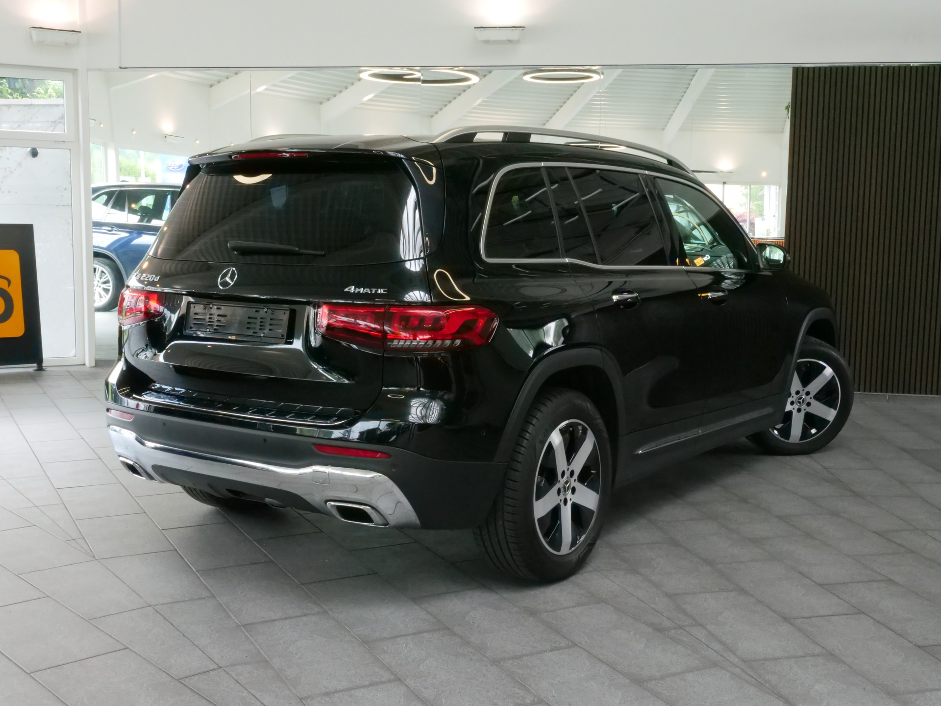 MERCEDES-BENZ GLB 220 d 4Matic Progressive 8G-Tronic-showroom-element-3