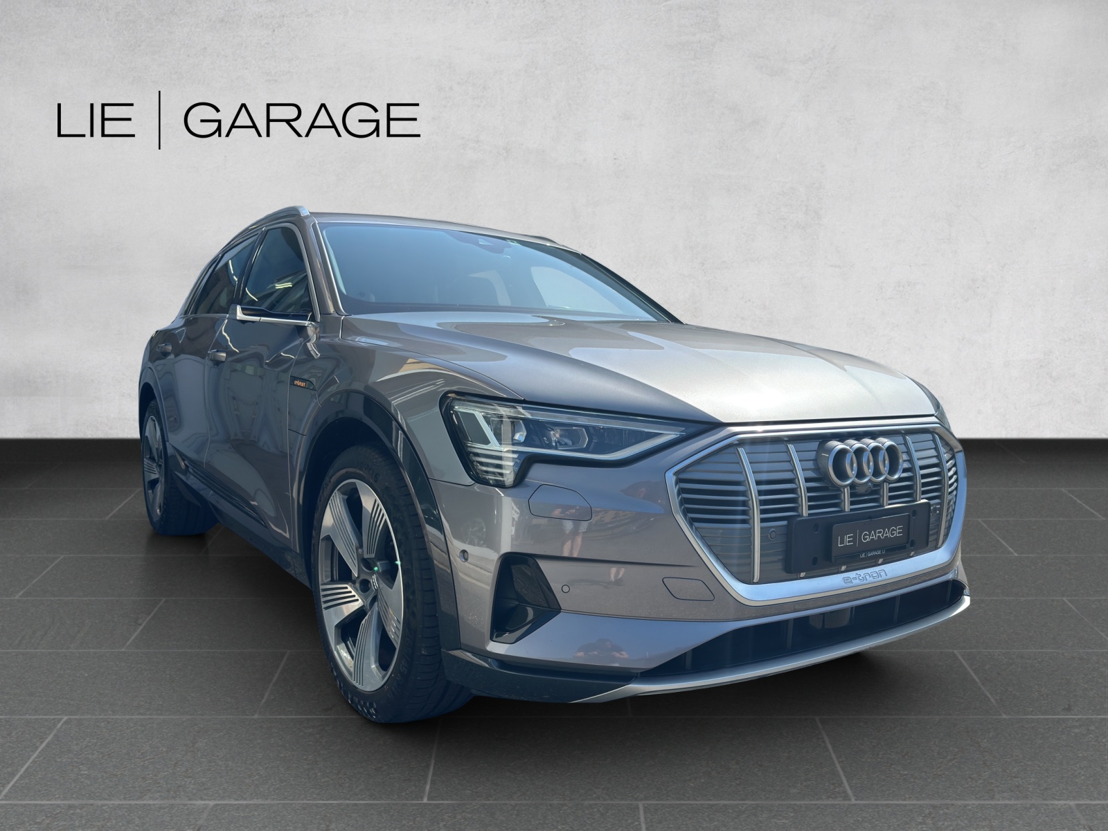 AUDI e-tron 55 quattro-showroom-element-3