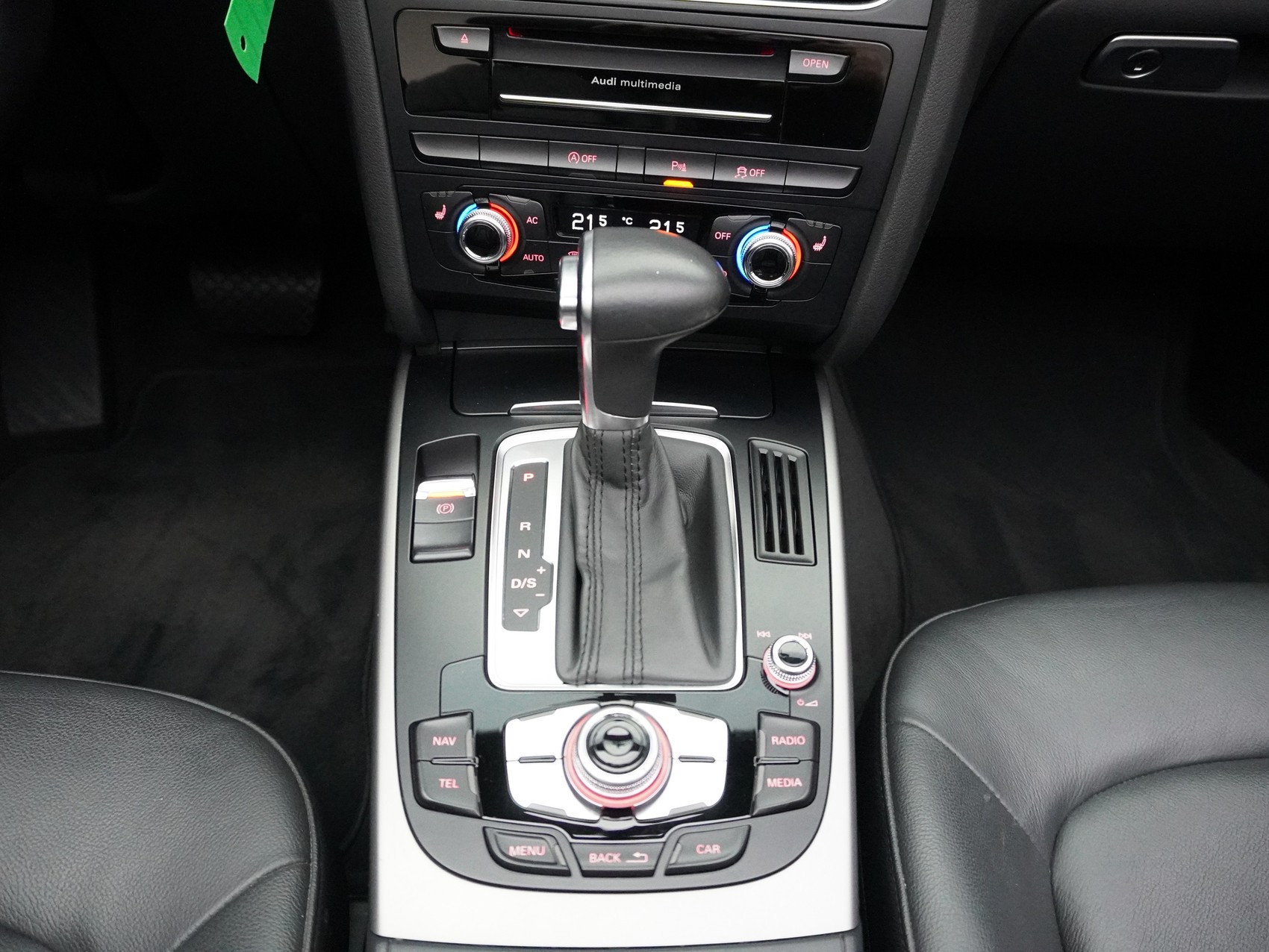 AUDI A5 Cabriolet 1.8 TFSI M-Tronic-image-11