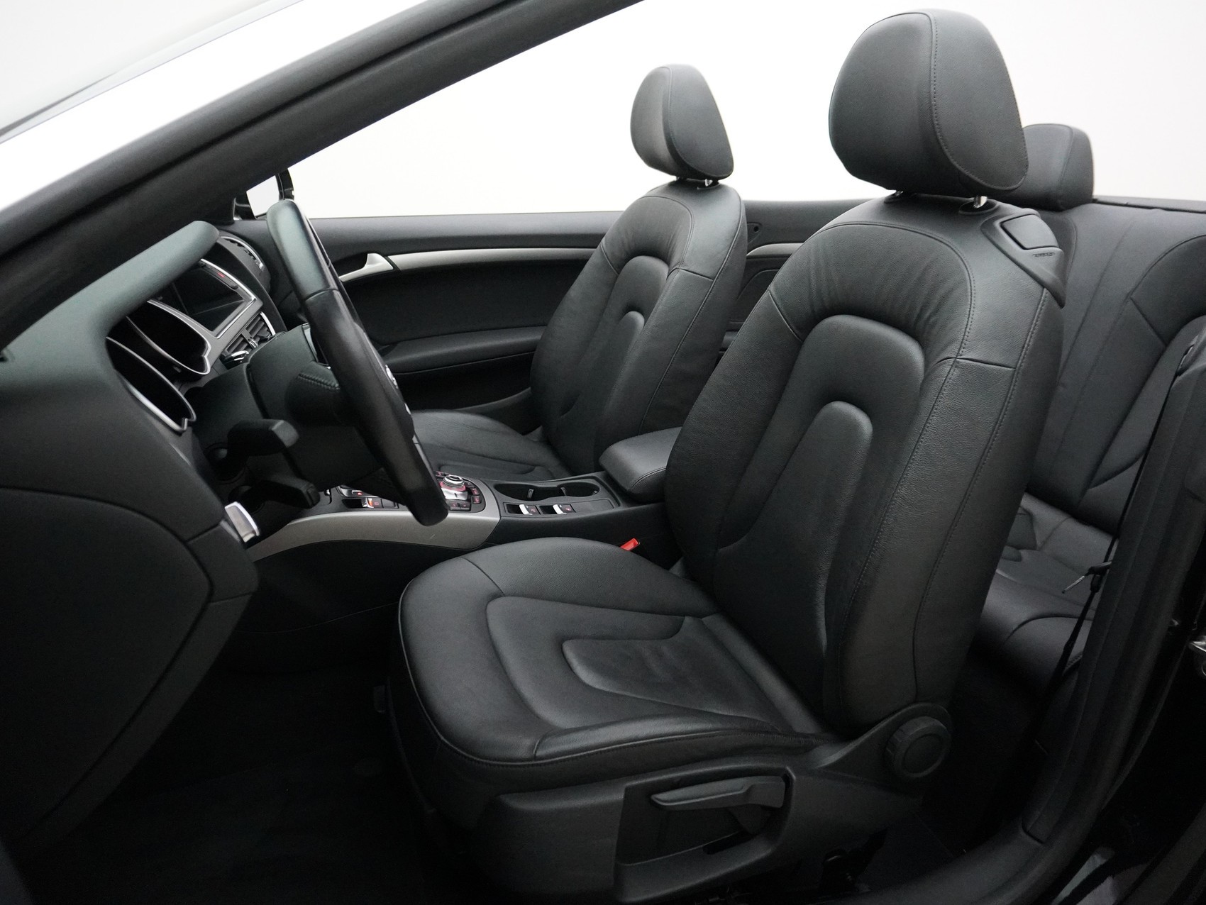 AUDI A5 Cabriolet 1.8 TFSI M-Tronic-image-8