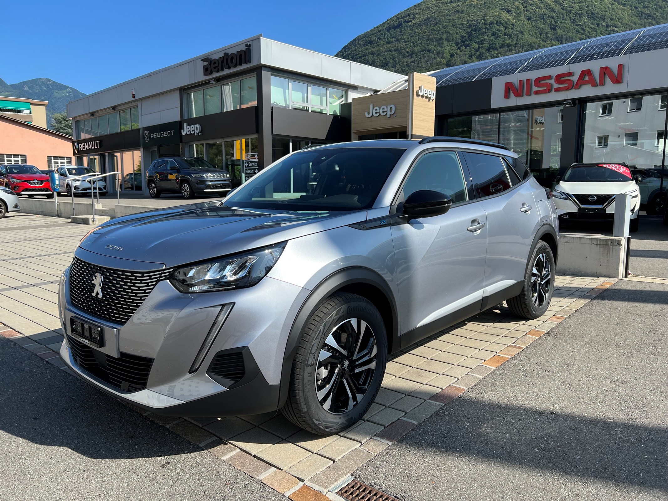 PEUGEOT 2008 e Allure Pack (SUV / Gelndewagen)