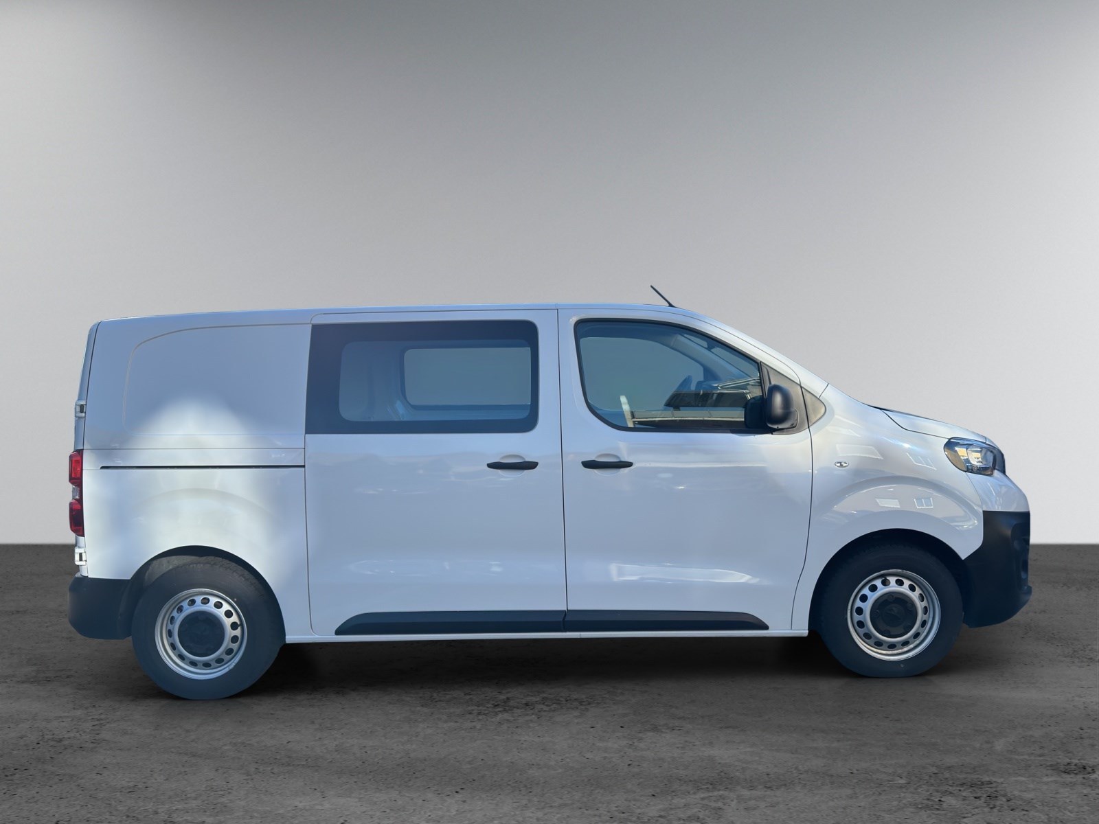 PEUGEOT E-EXPERT Kaw. Standard 75 kWh-showroom-element-1
