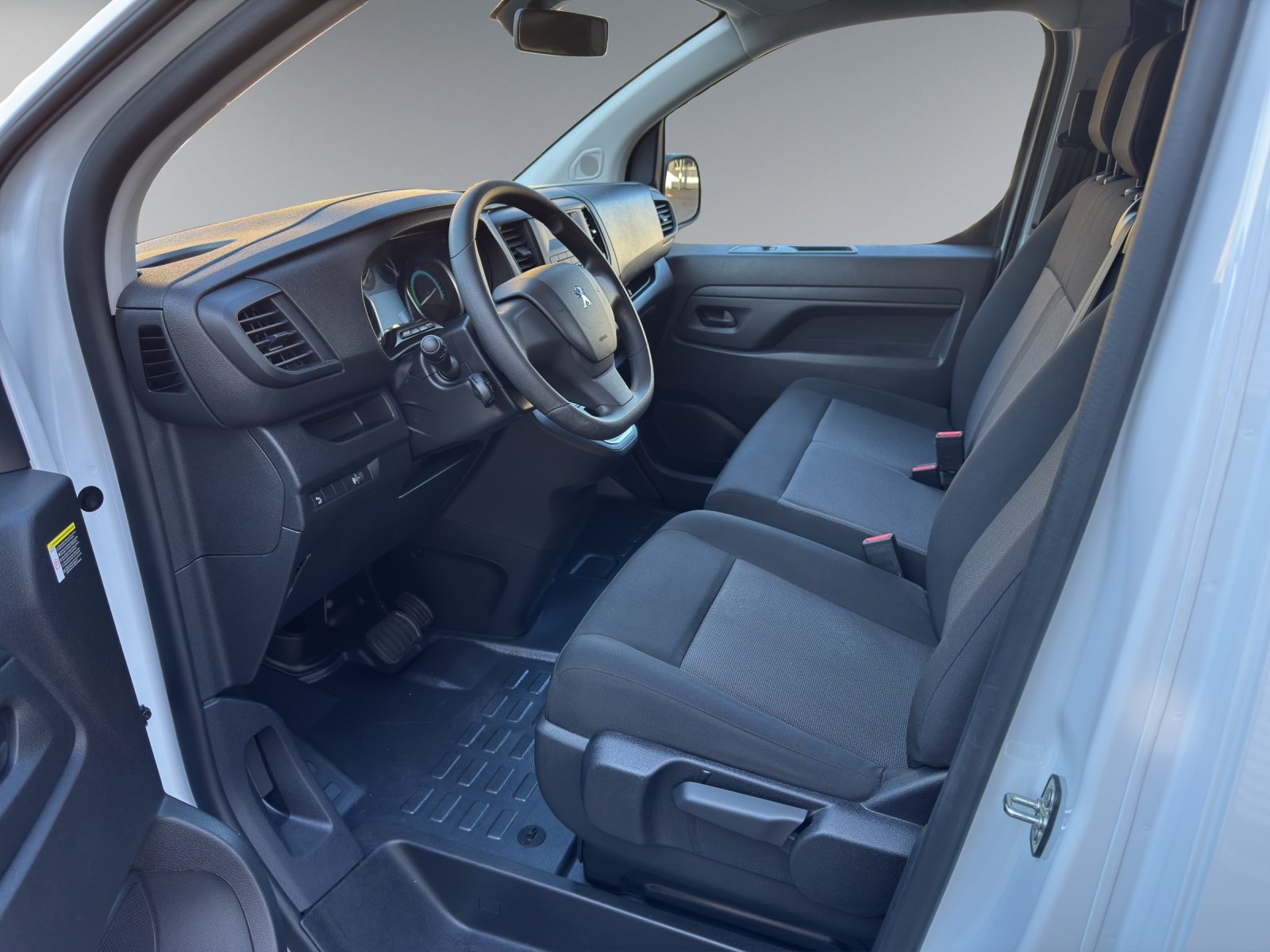 PEUGEOT E-EXPERT Kaw. Standard 75 kWh-showroom-element-3