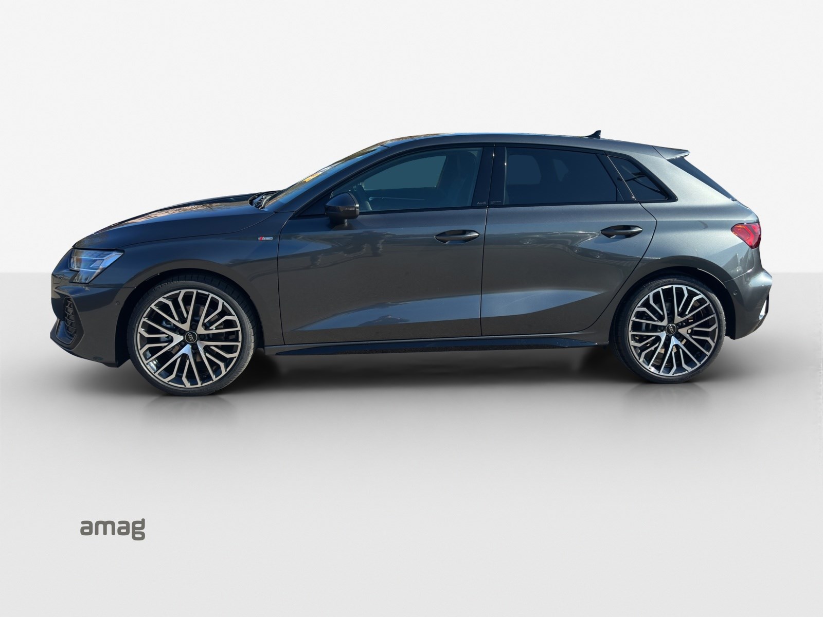 AUDI A3 Sportback 35 TFSI S line Attraction-showroom-element-1