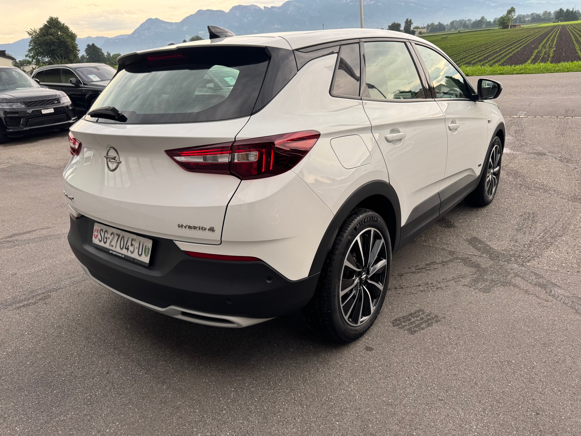 OPEL Grandland X 1.6 Hybrid4 Excellence Automatik-showroom-element-3