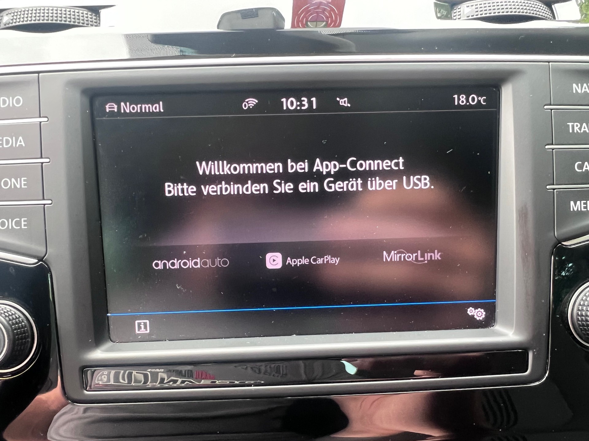 VW Golf 1.4 TSI Allstar DSG-image-7