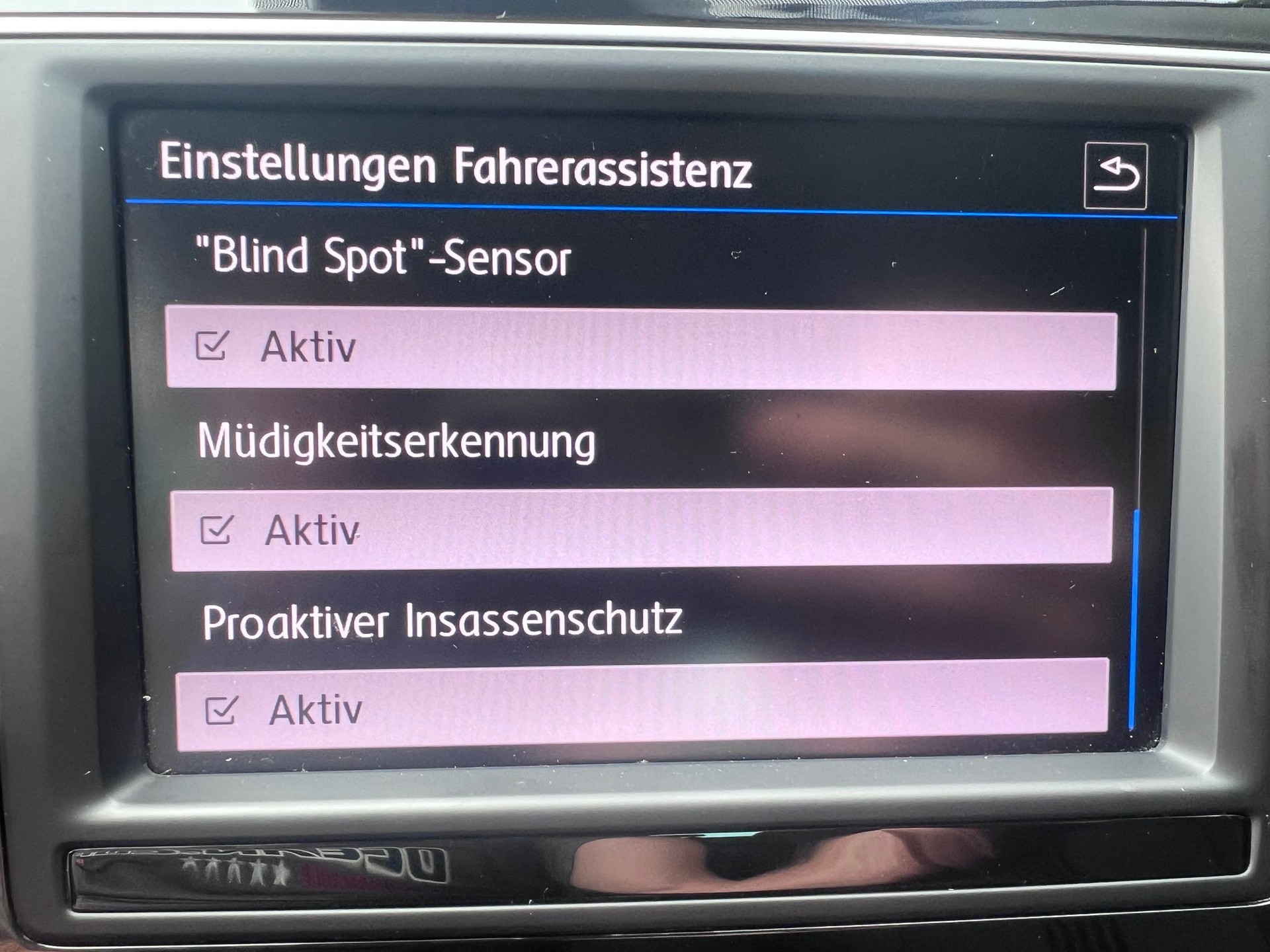 VW Golf 1.4 TSI Allstar DSG-image-11