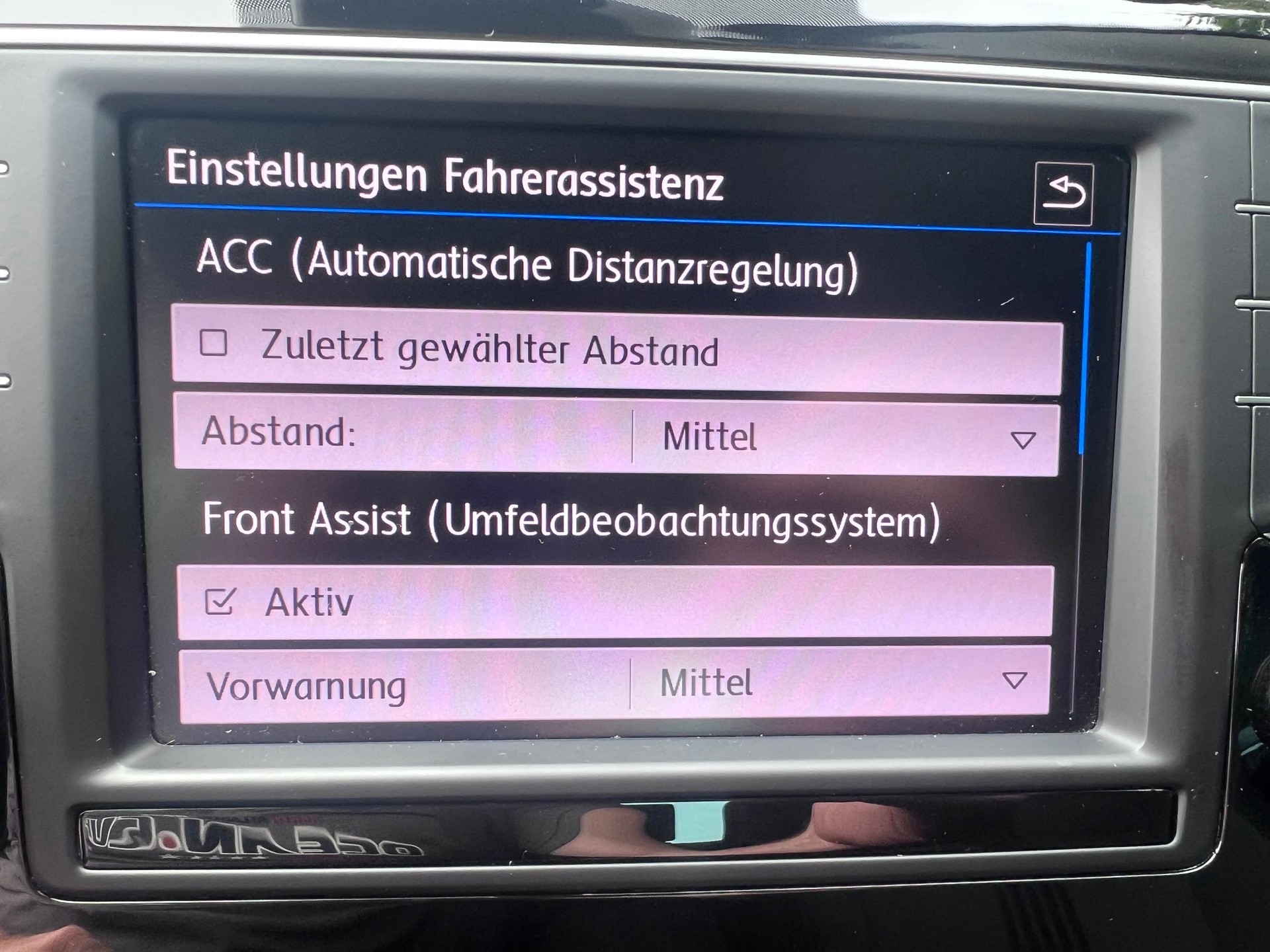 VW Golf 1.4 TSI Allstar DSG-image-10
