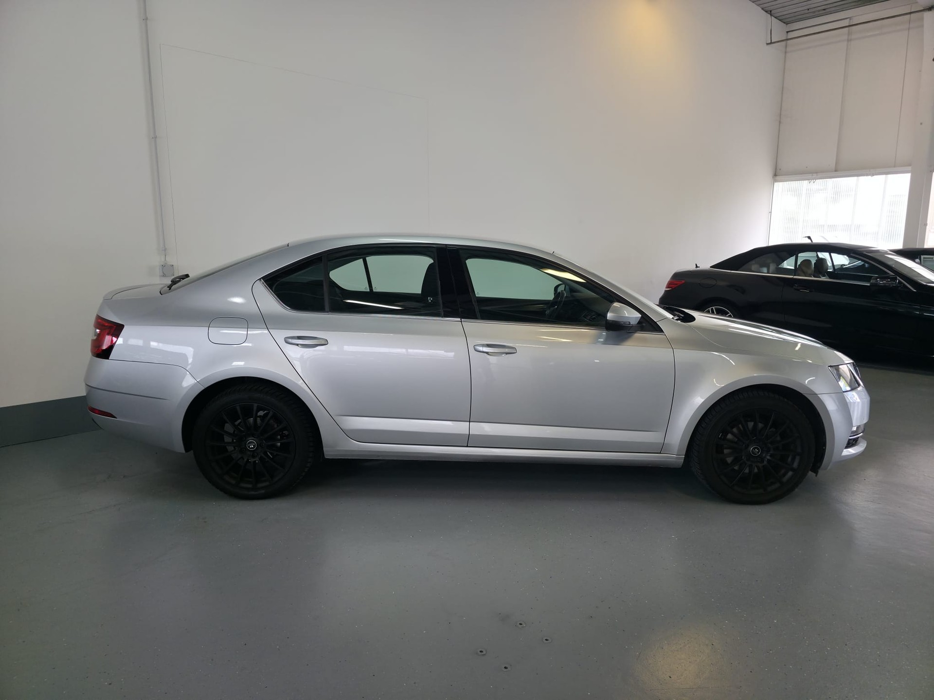SKODA OCTAVIA-image-5