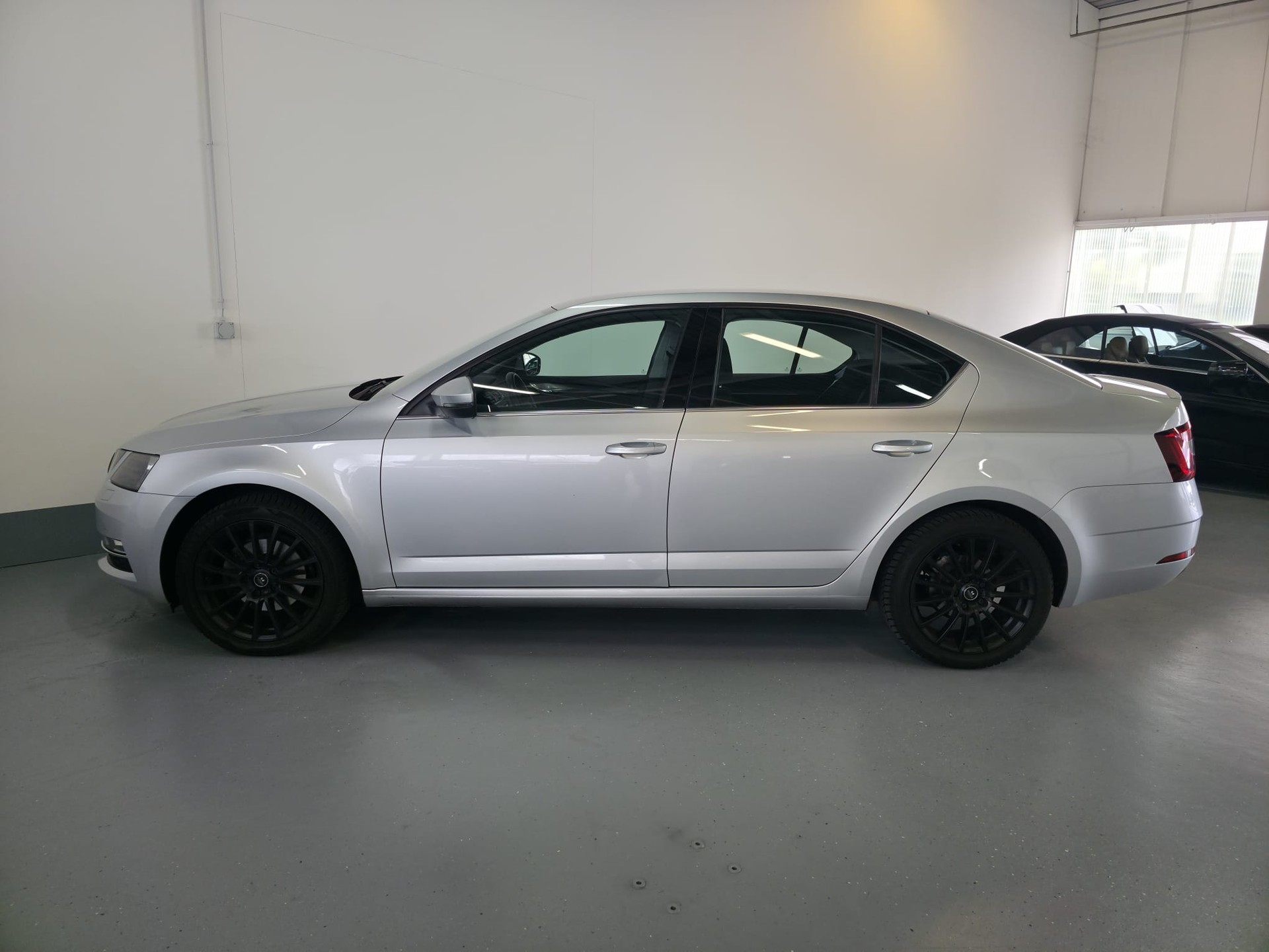 SKODA OCTAVIA-image-4