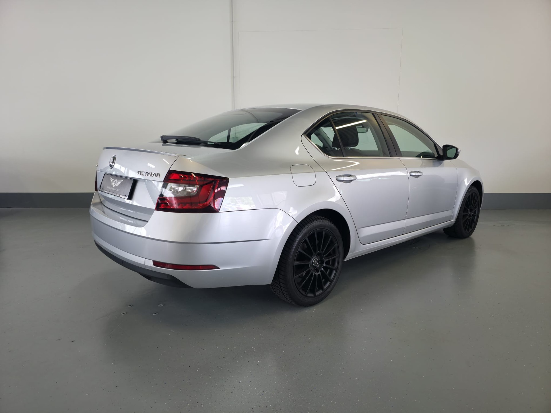 SKODA OCTAVIA-image-8