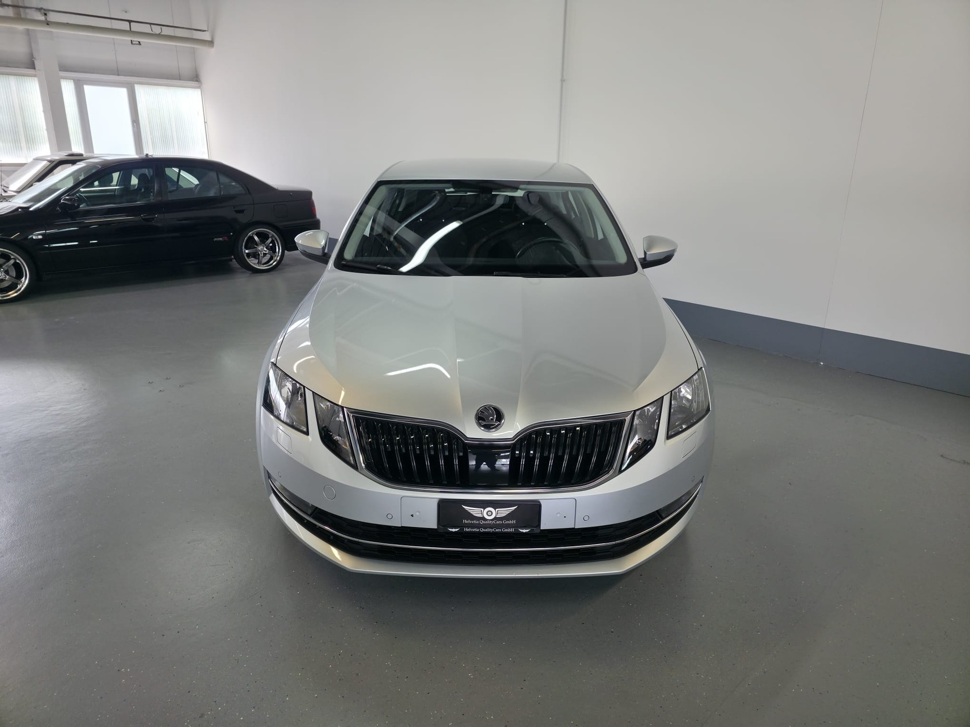 SKODA OCTAVIA-showroom-element-3