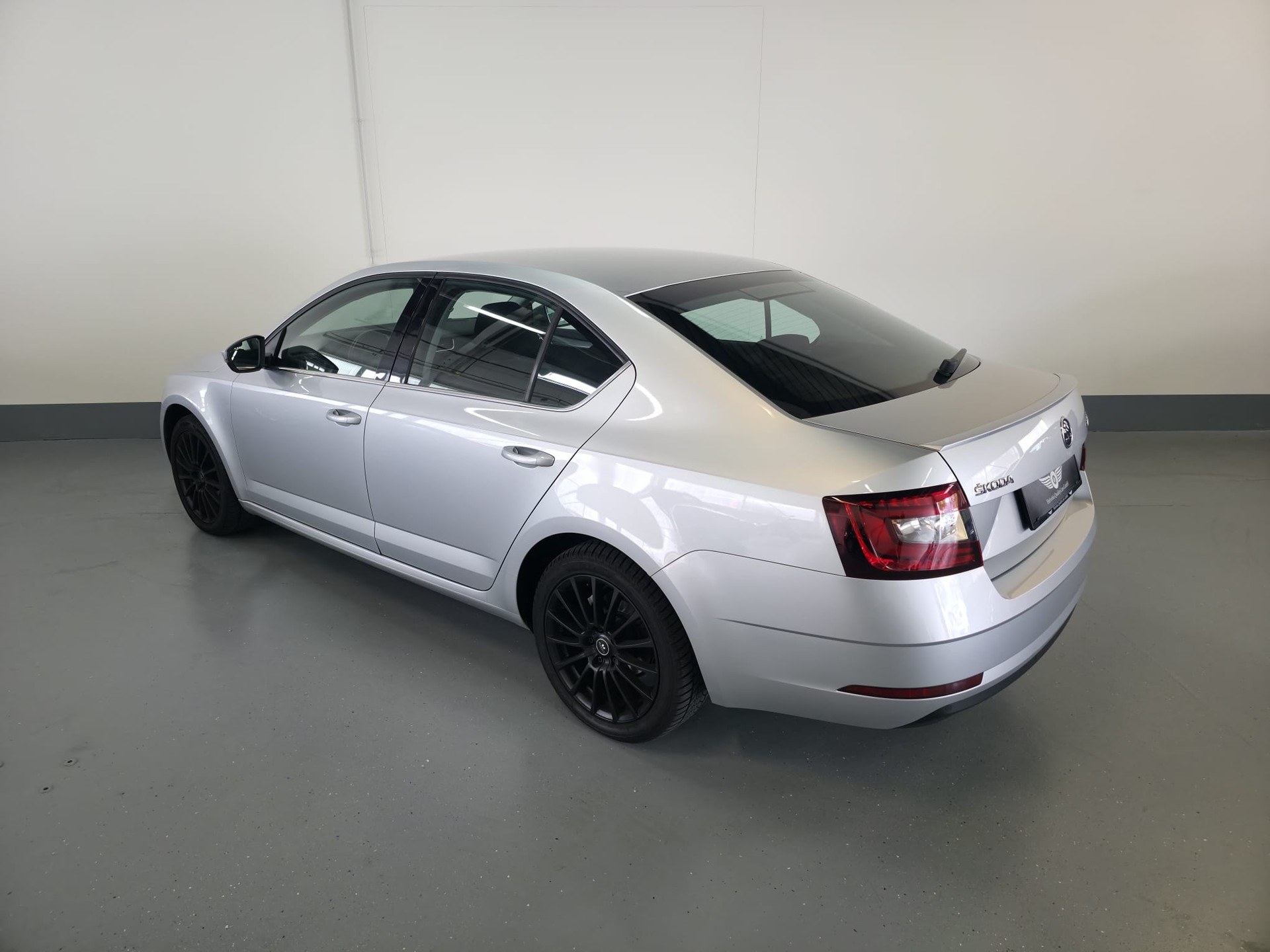 SKODA OCTAVIA-image-11