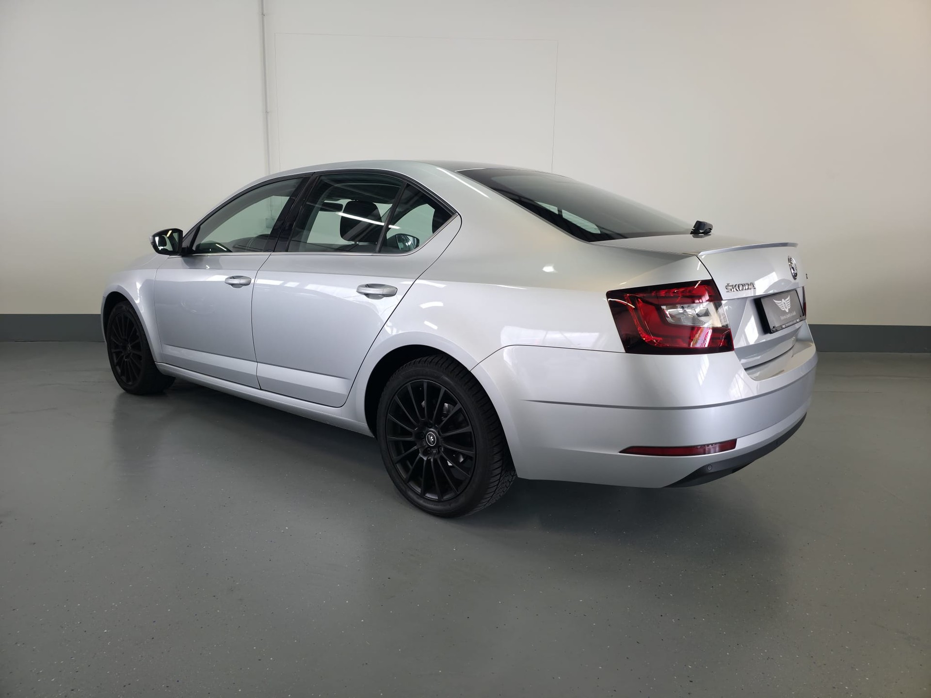 SKODA OCTAVIA-image-12