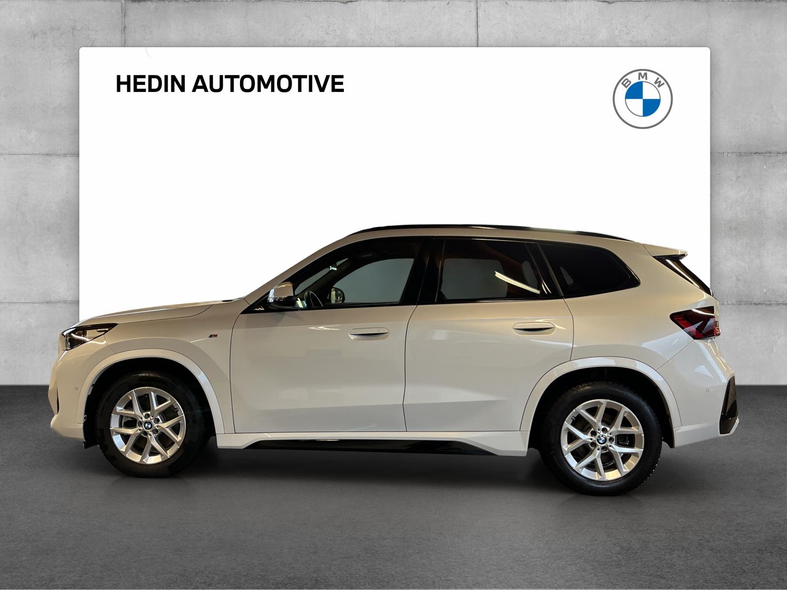 BMW X1 23i xDrive M Sport-showroom-element-1